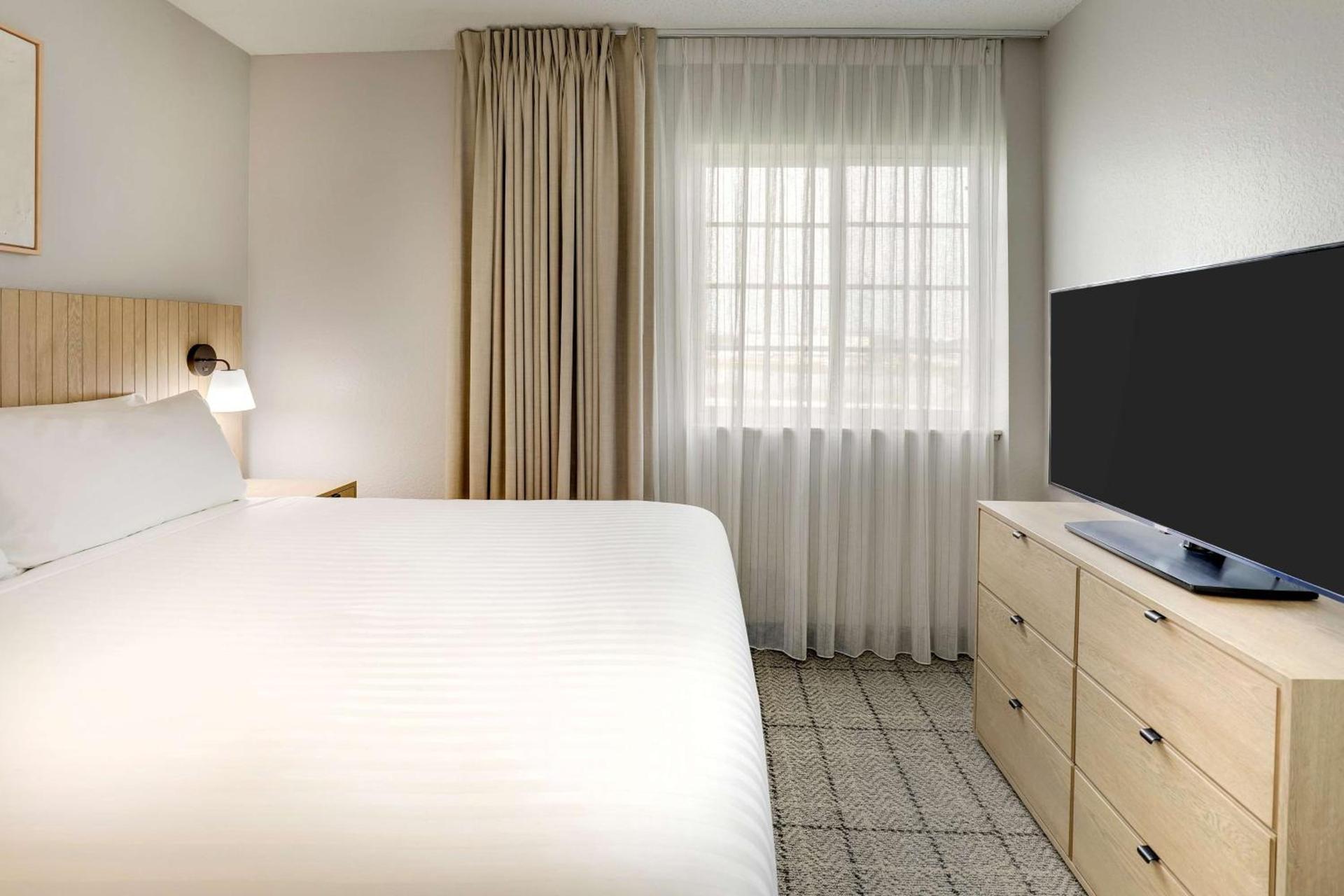 Sonesta Simply Suites Miami Airport Doral photo 23