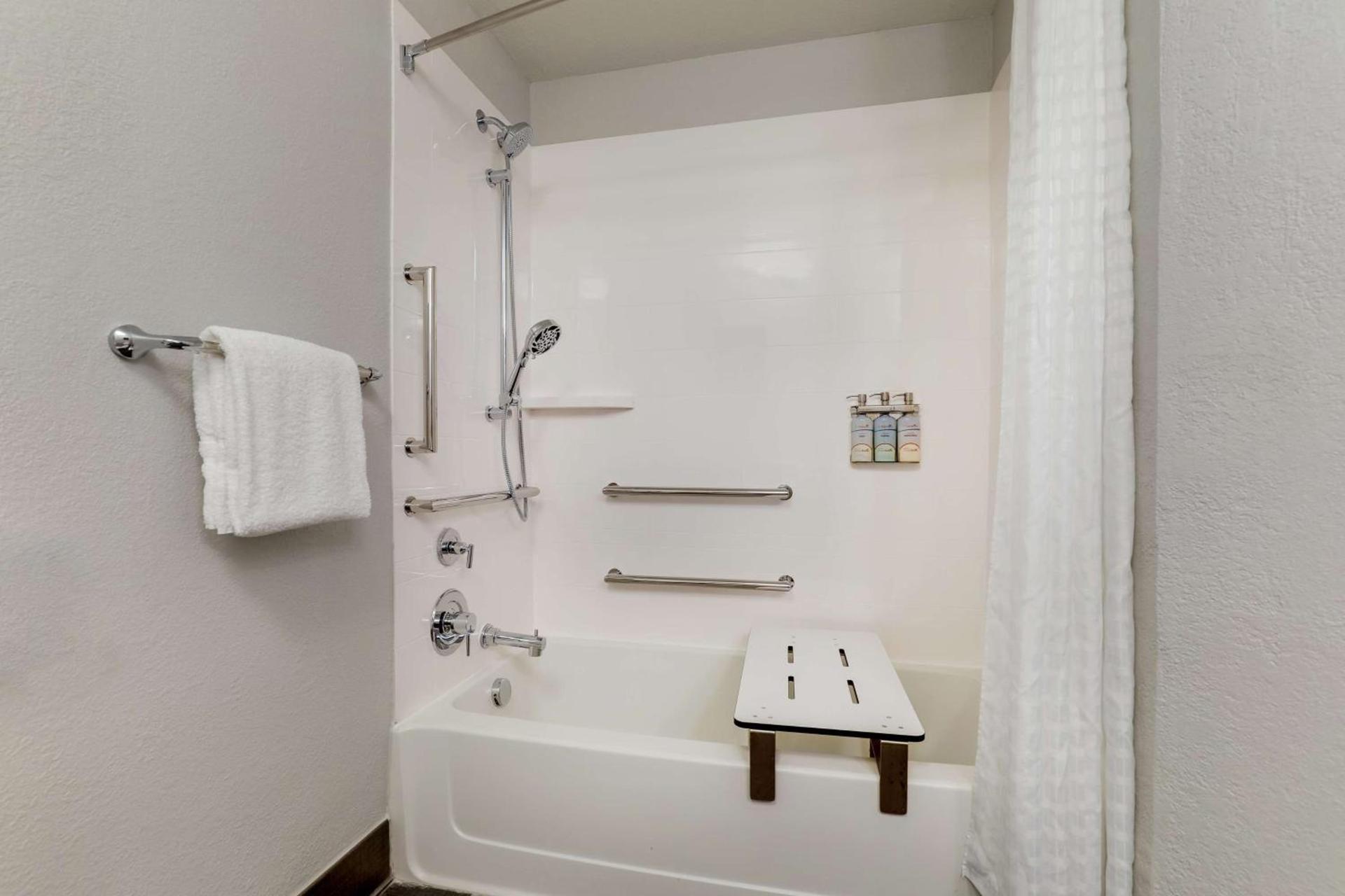Sonesta Simply Suites Miami Airport Doral photo 31