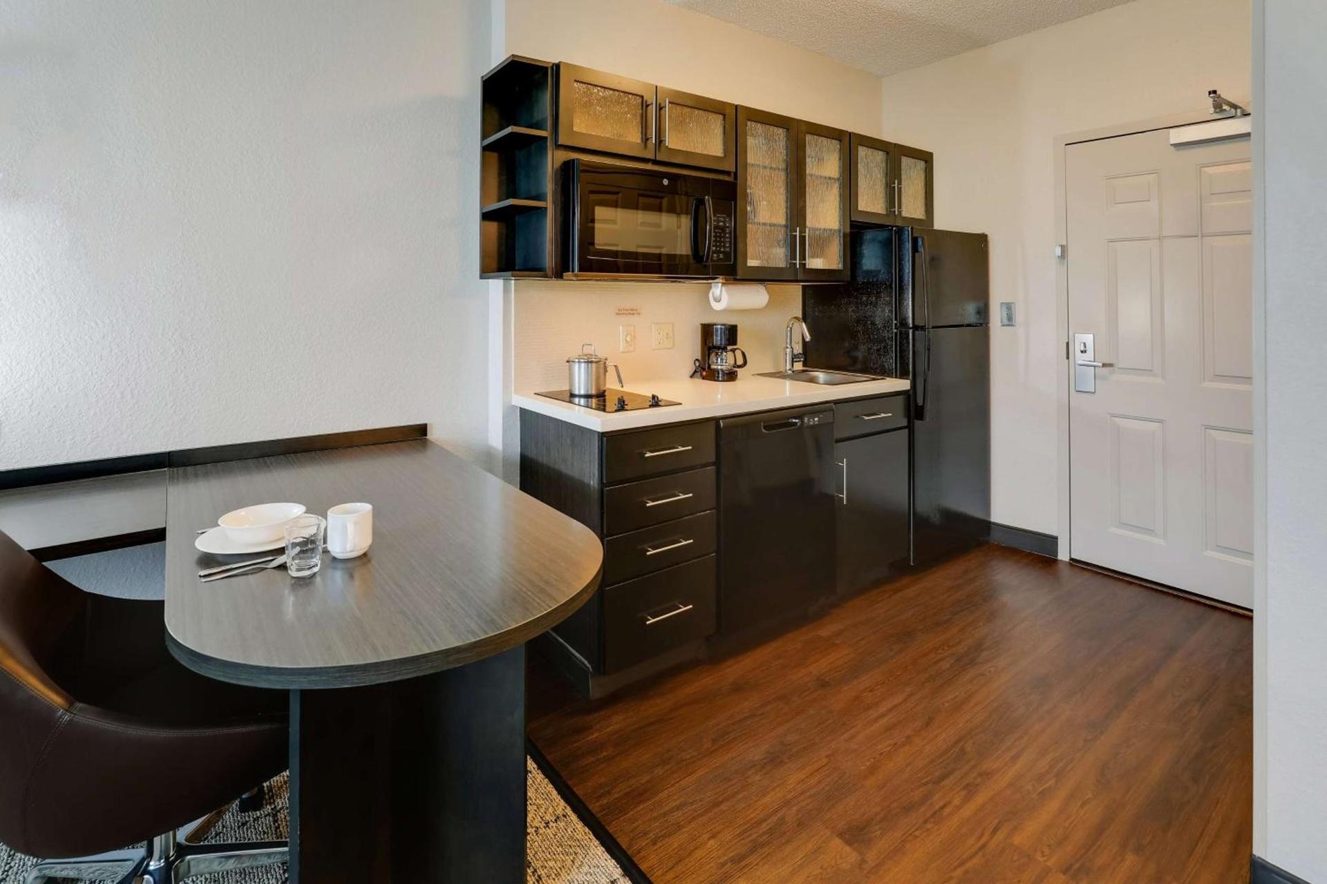 Sonesta Simply Suites Miami Airport Doral photo 36