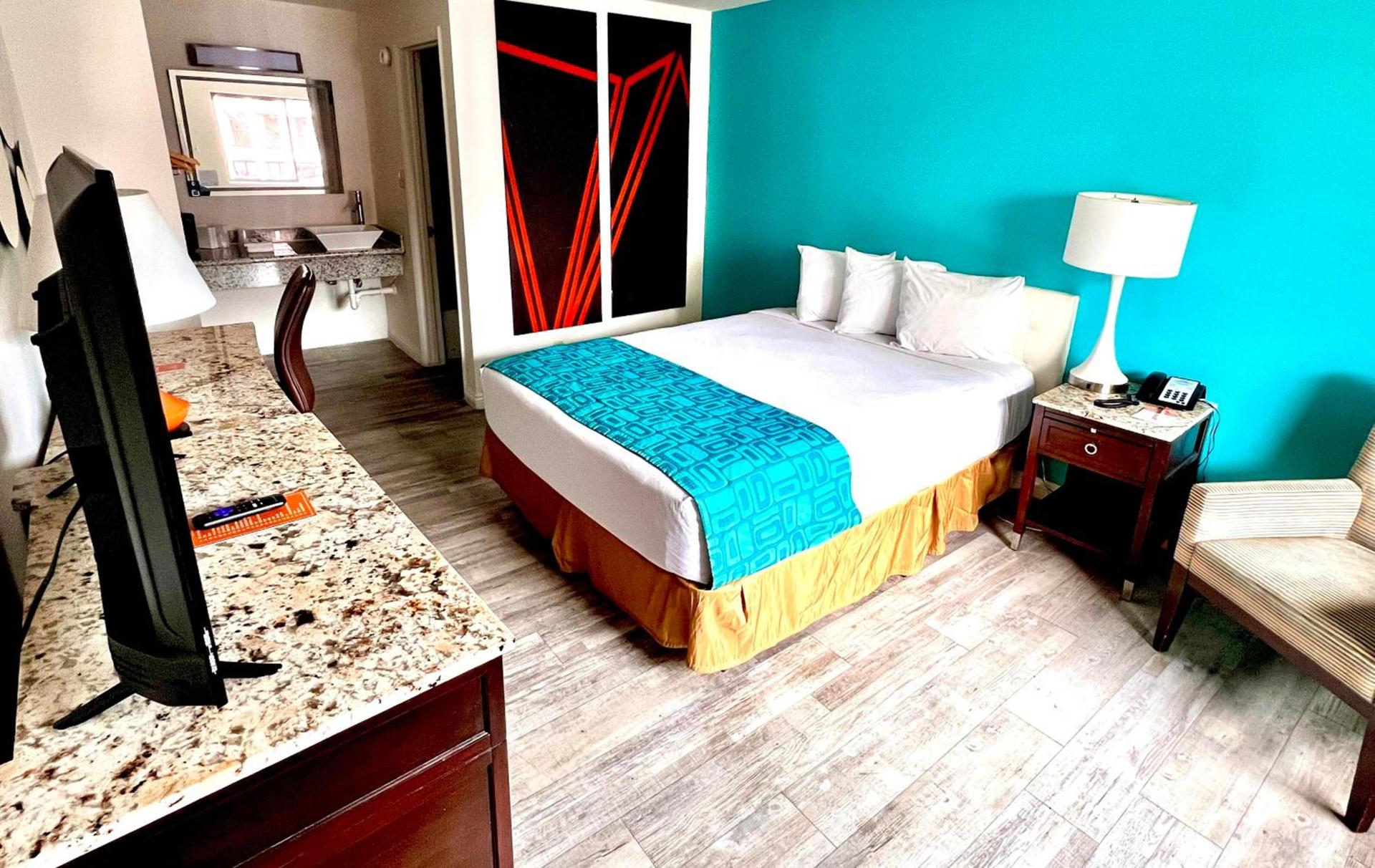 Howard Johnson by Wyndham Downtown Reno photo 6