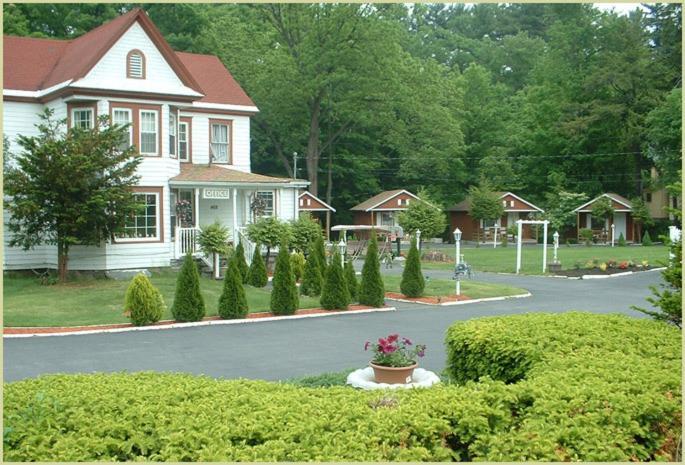 Seven Dwarfs Motel & Cabins photo 38