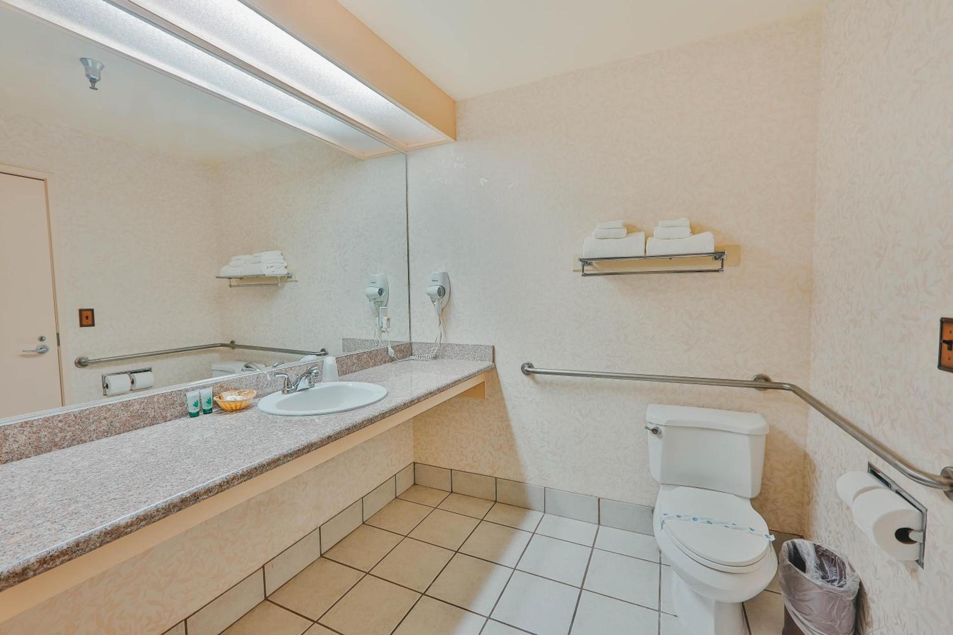 Hotel International photo 18