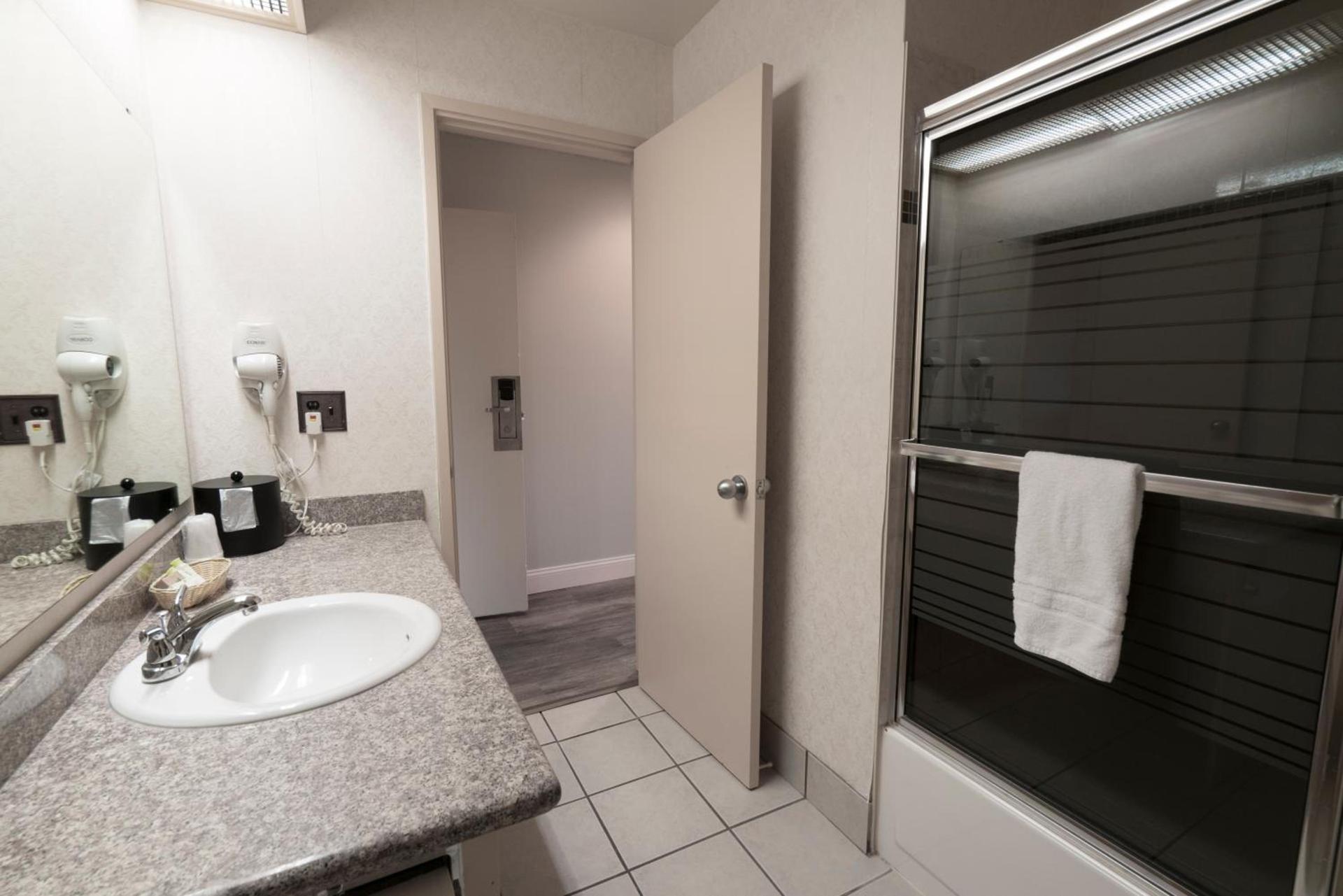 Hotel International photo 20