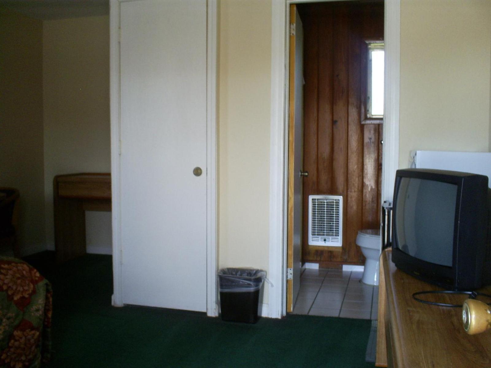 Crestview Inn photo 8