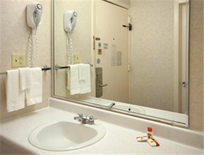 Super 8 by Wyndham Carlisle North photo 26