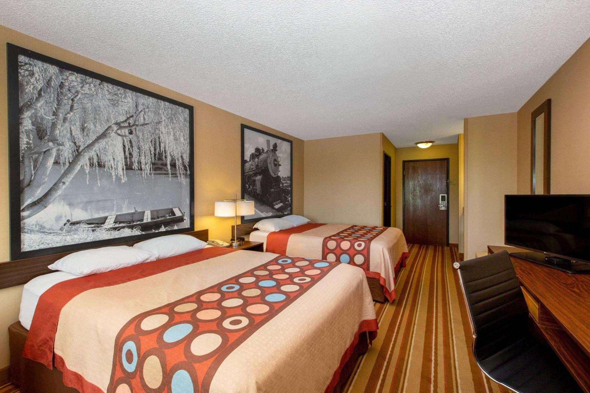 Super 8 by Wyndham Salina I-70 photo 19