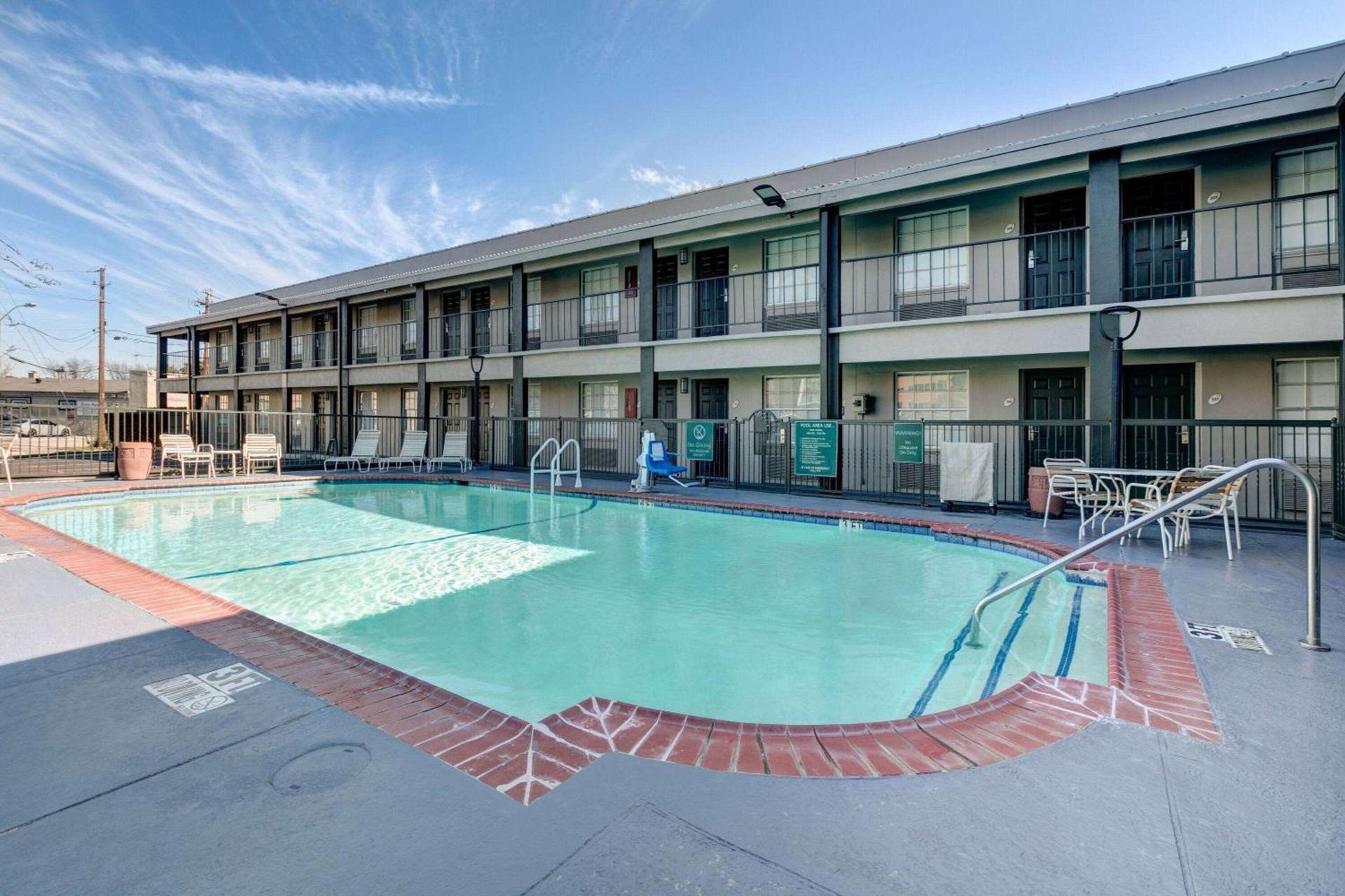 La Quinta Inn by Wyndham Dallas Uptown photo 18