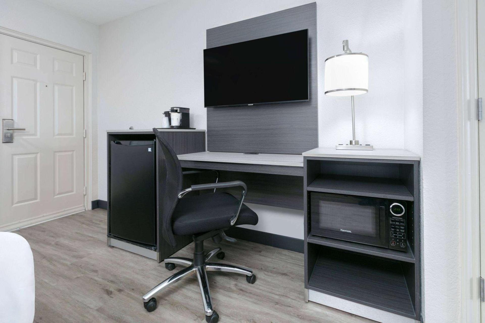 La Quinta Inn by Wyndham Dallas Uptown photo 15