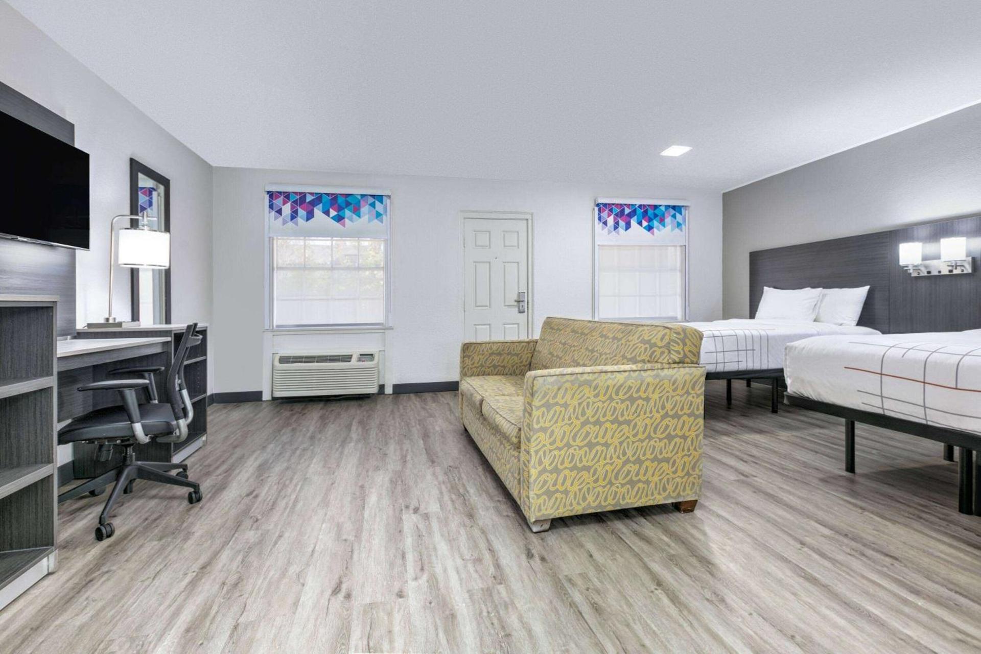 La Quinta Inn by Wyndham Dallas Uptown photo 10