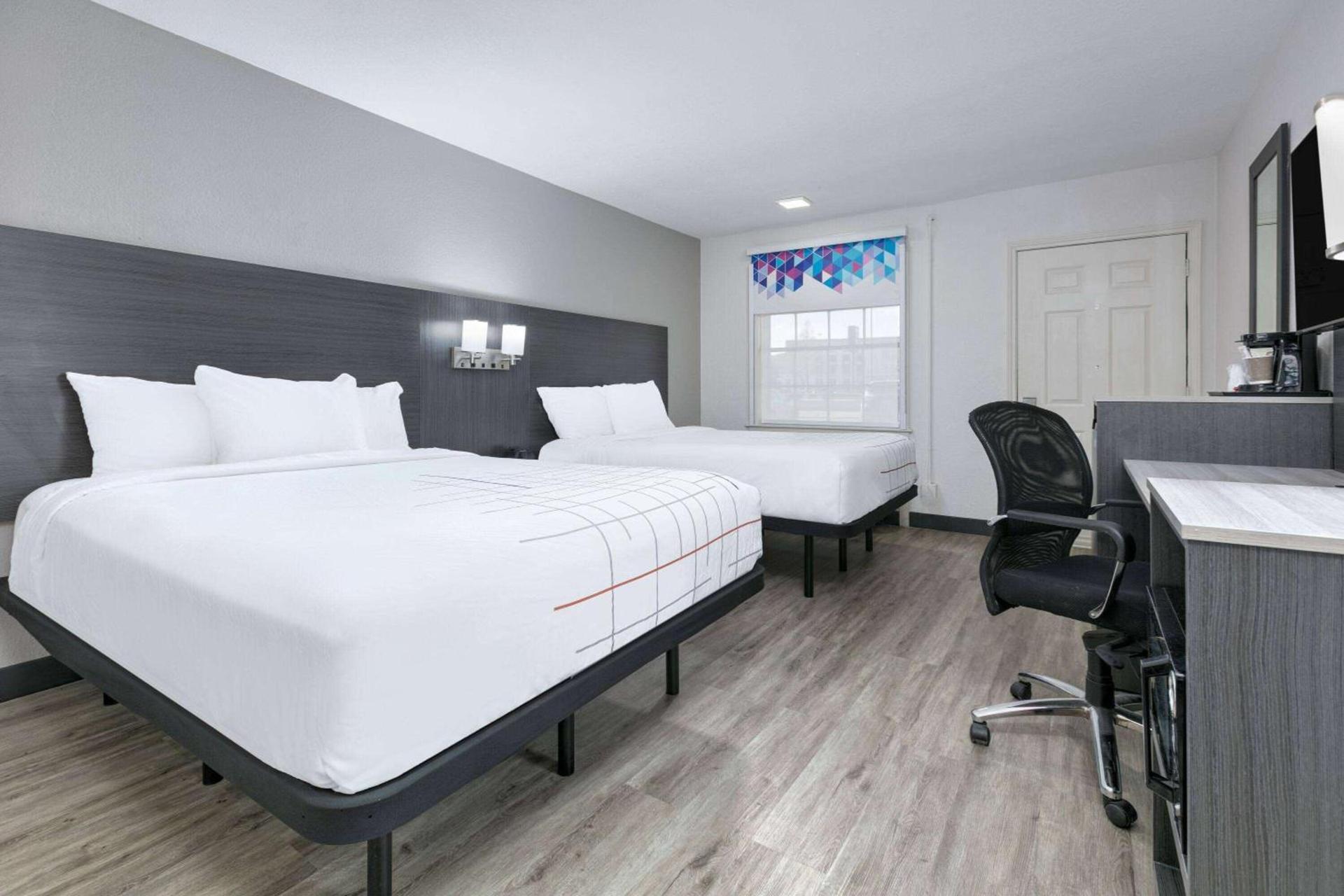 La Quinta Inn by Wyndham Dallas Uptown photo 11