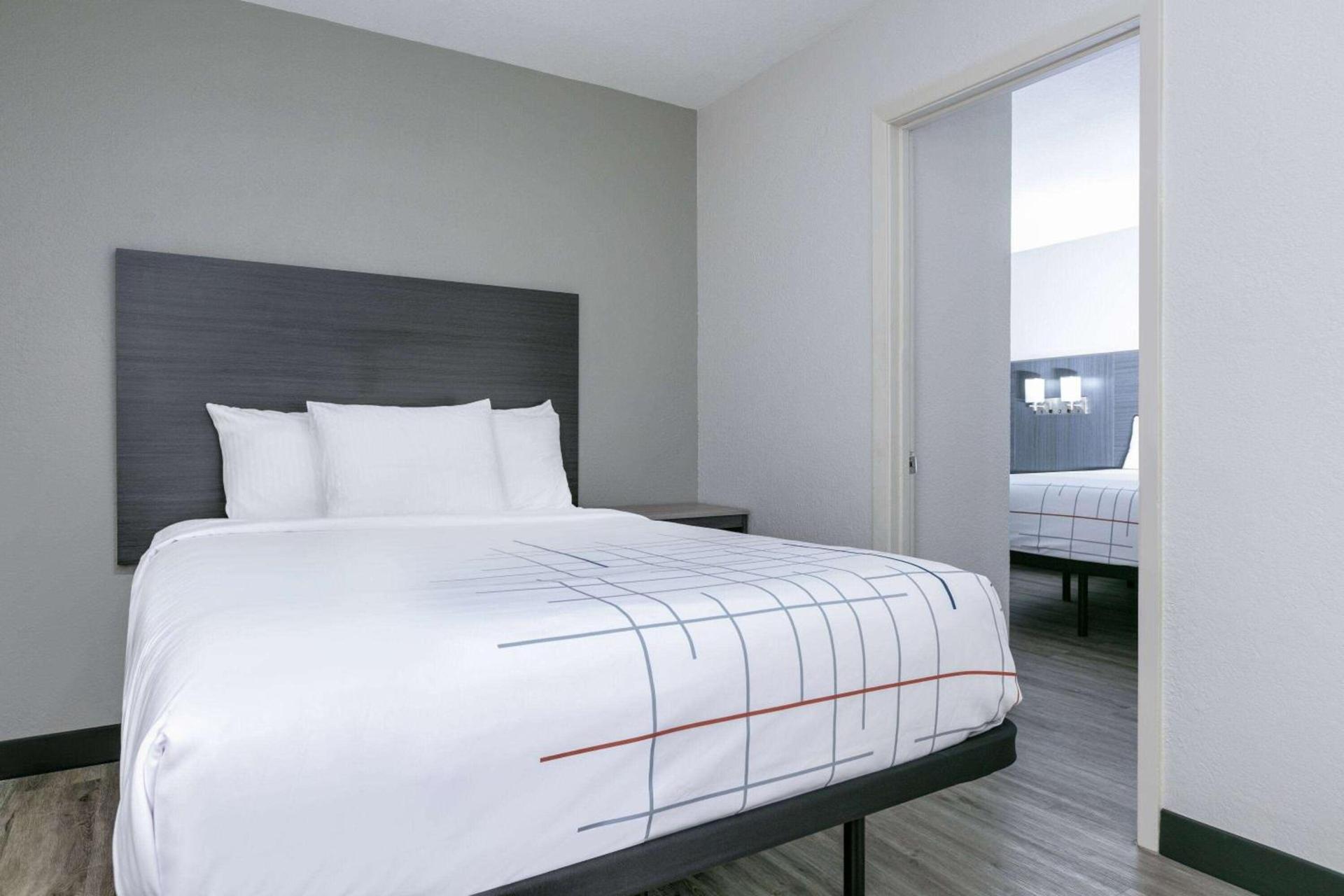 La Quinta Inn by Wyndham Dallas Uptown photo 17