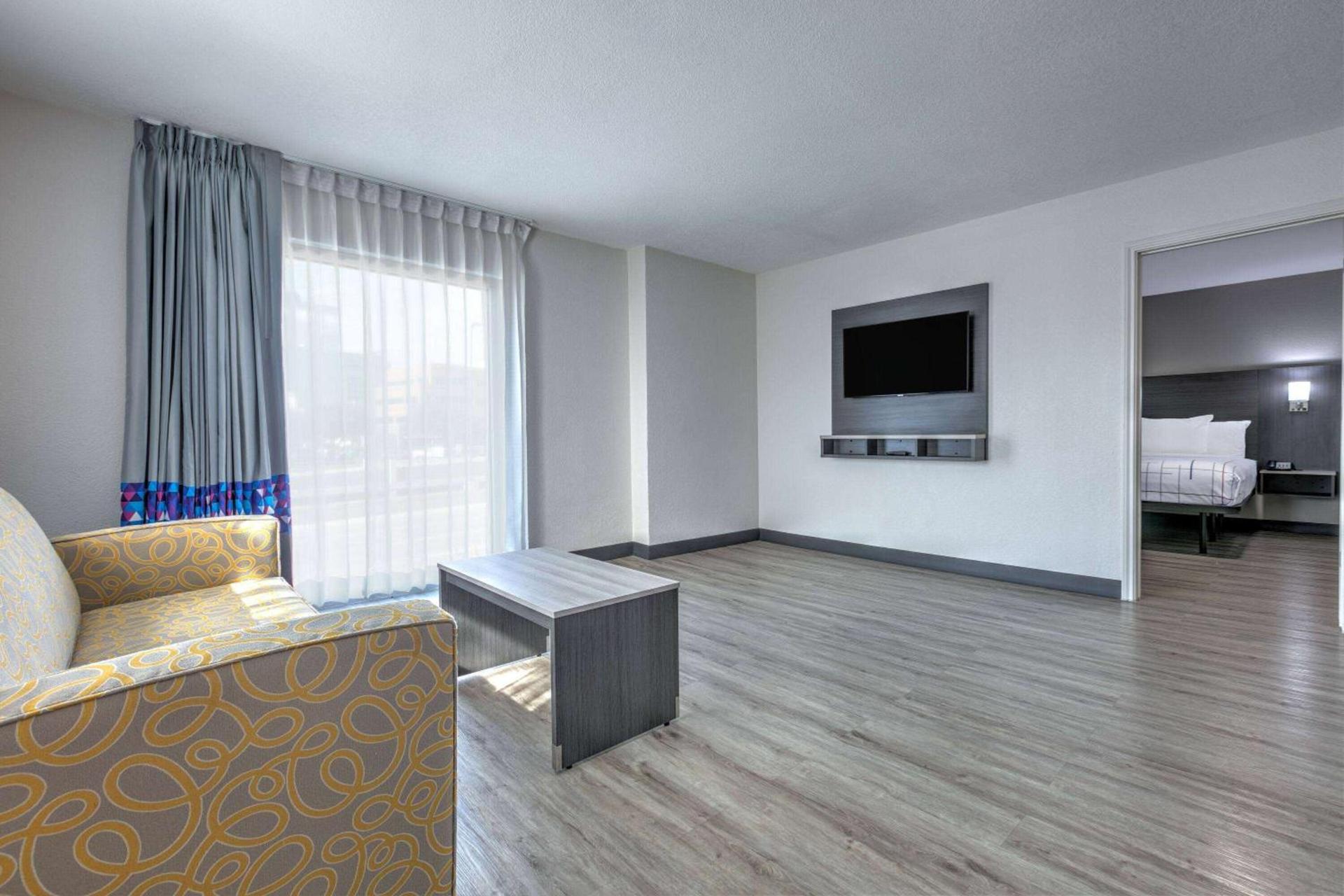 La Quinta Inn by Wyndham Dallas Uptown photo 13