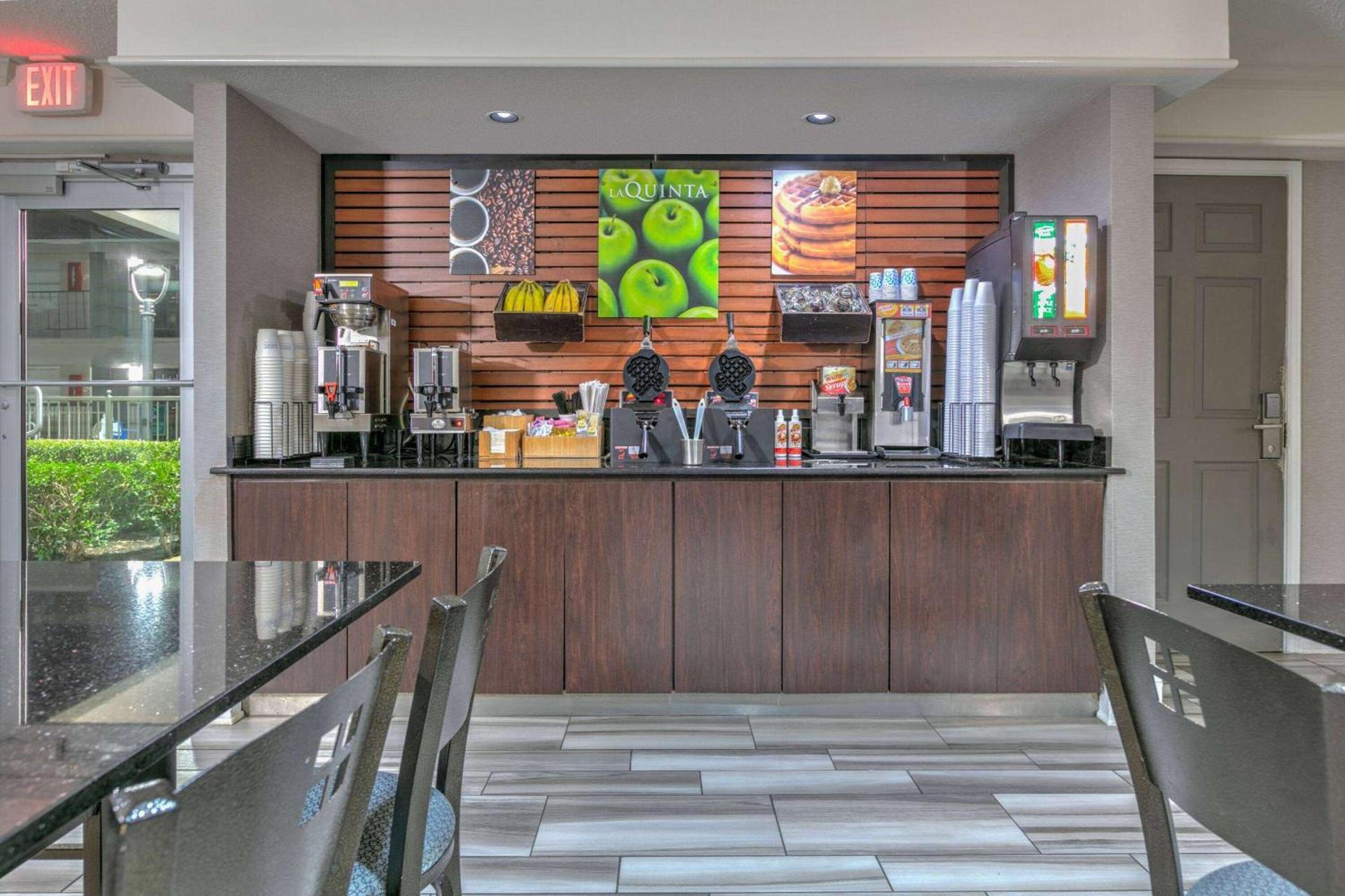La Quinta Inn by Wyndham Dallas Uptown photo 31