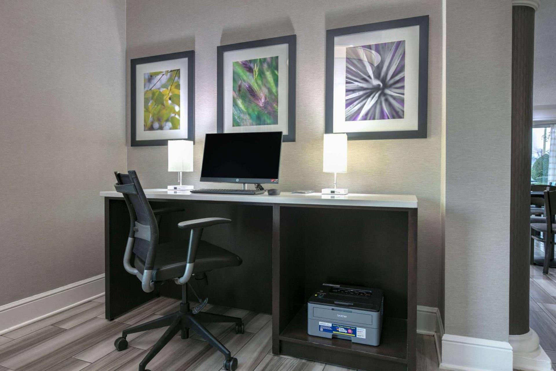 La Quinta Inn by Wyndham Dallas Uptown photo 32