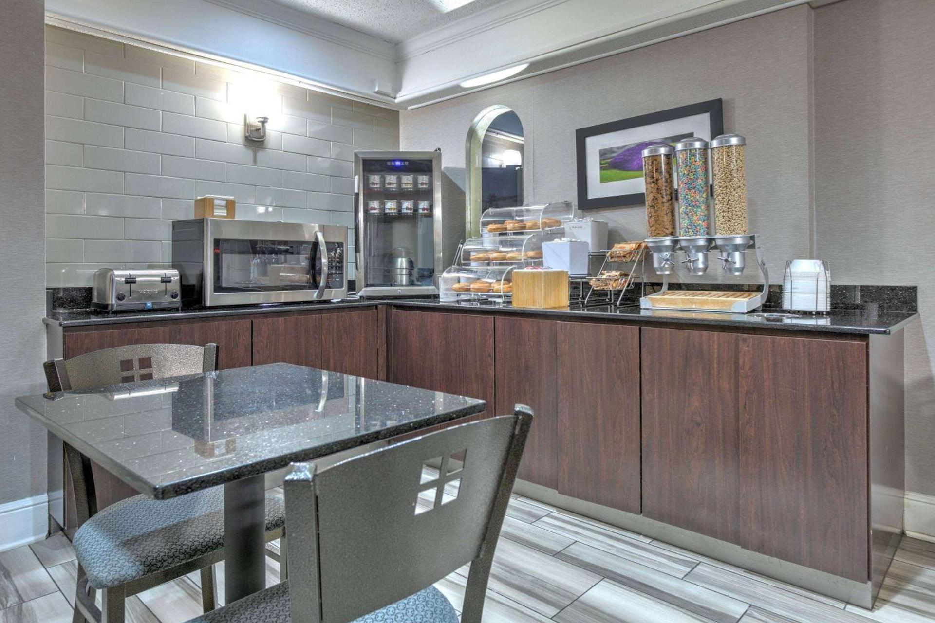 La Quinta Inn by Wyndham Dallas Uptown photo 89