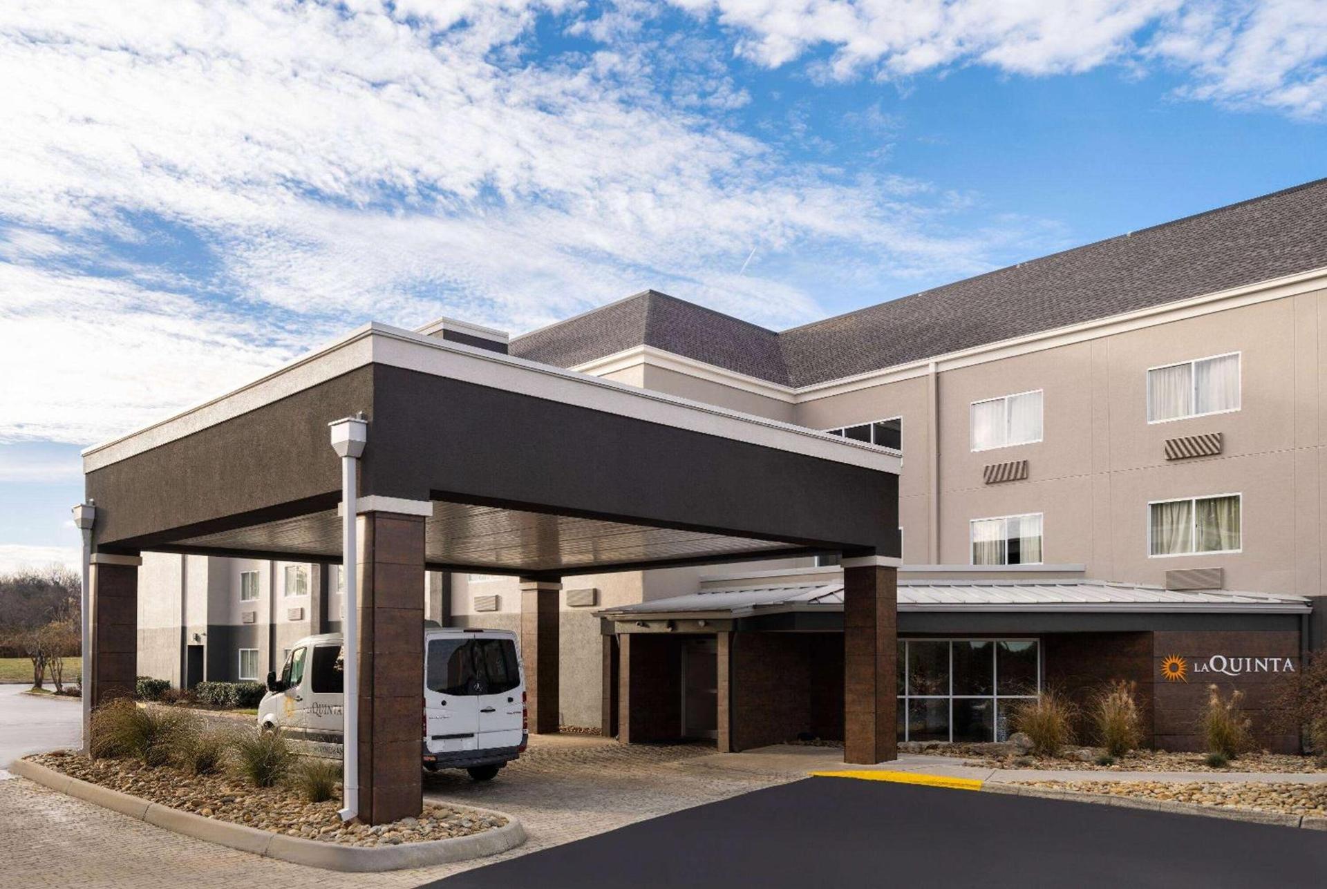 La Quinta by Wyndham Knoxville Airport photo 2