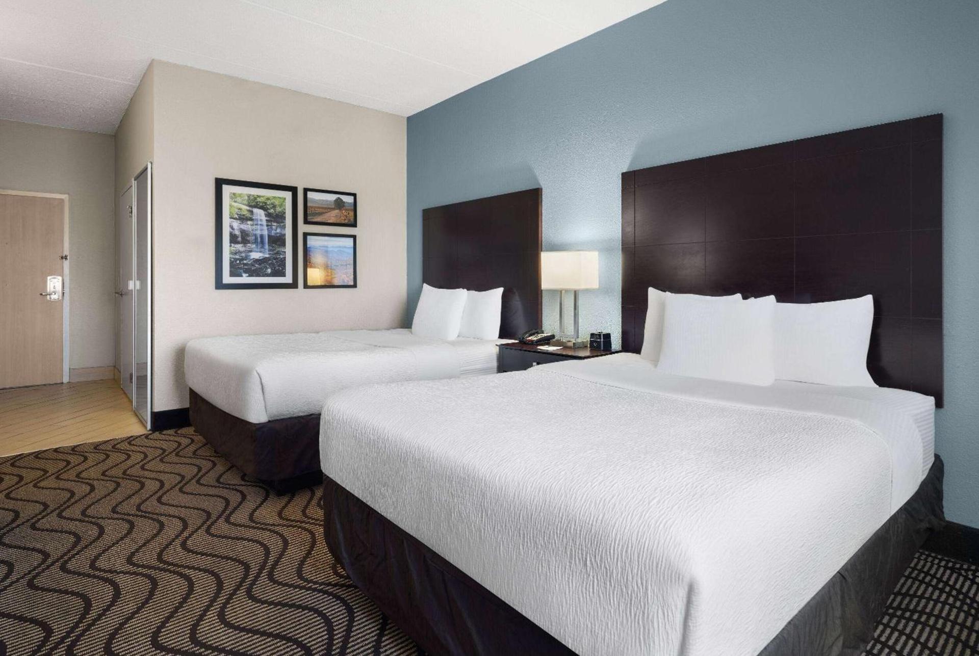 La Quinta by Wyndham Knoxville Airport photo 11