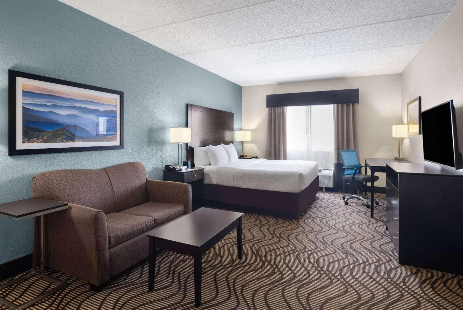 La Quinta by Wyndham Knoxville Airport photo 13