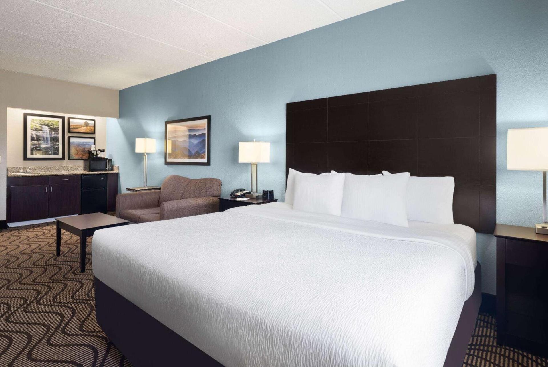 La Quinta by Wyndham Knoxville Airport photo 14