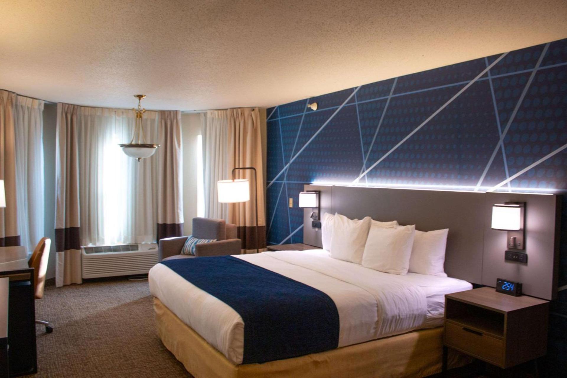 Comfort Inn & Suites Geneva- West Chicago photo 28