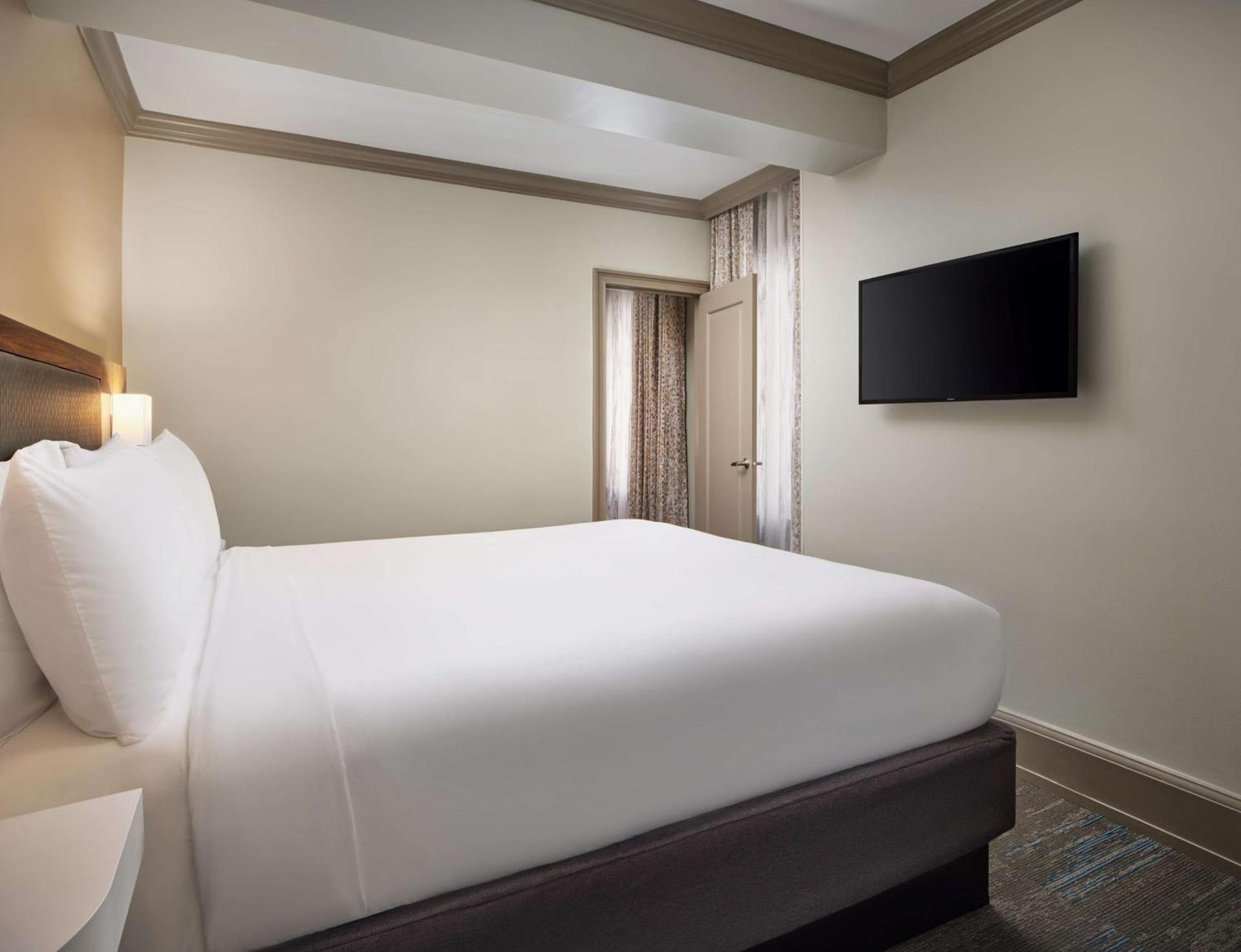 Hampton Inn & Suites New Orleans Canal St. French Quarter photo 15