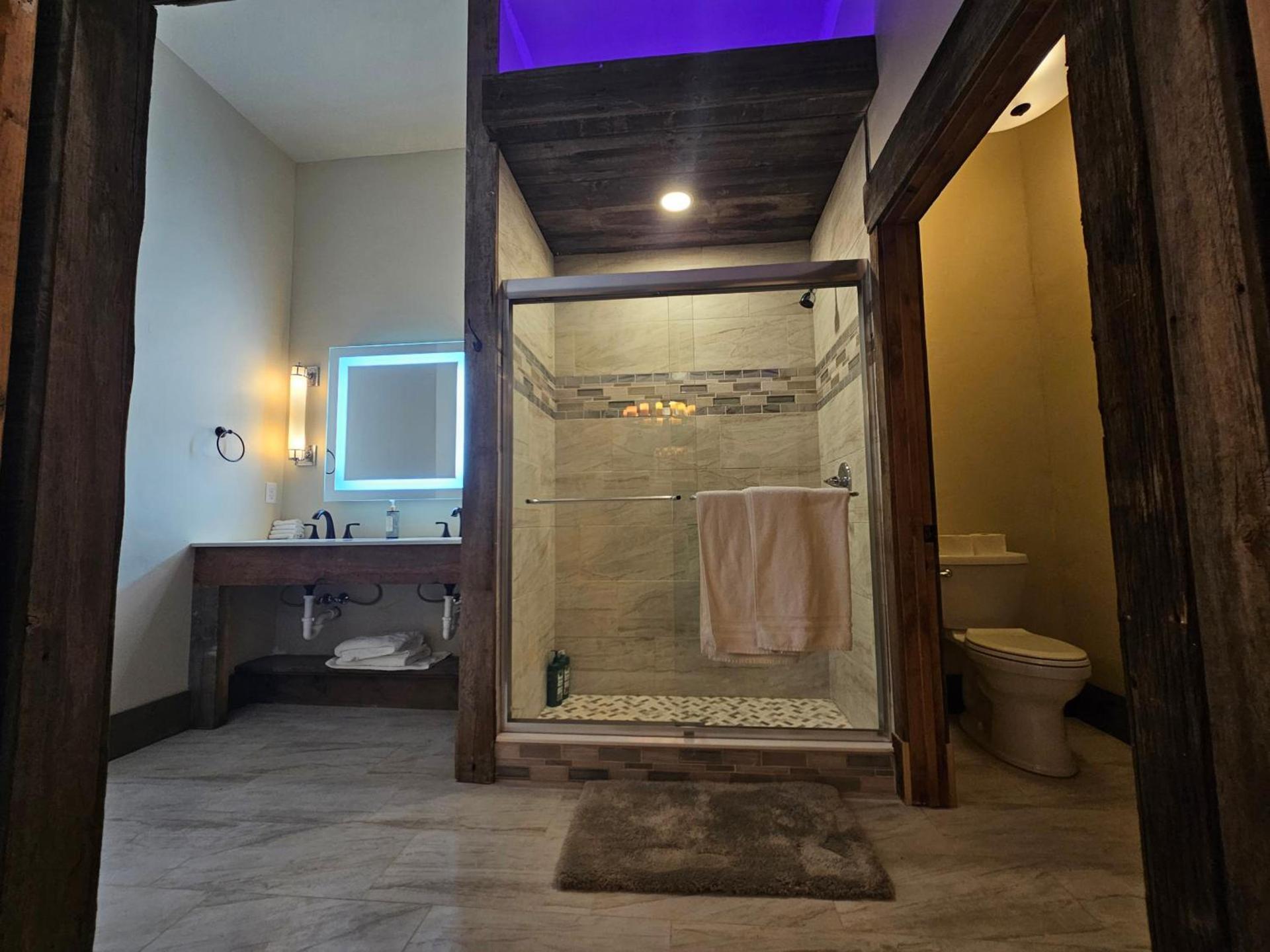 Eaglescape Suites and Event Center photo 13