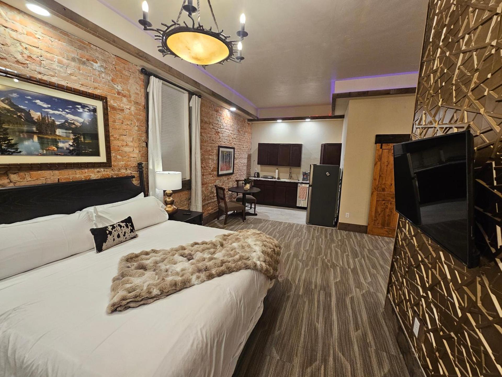 Eaglescape Suites and Event Center photo 12
