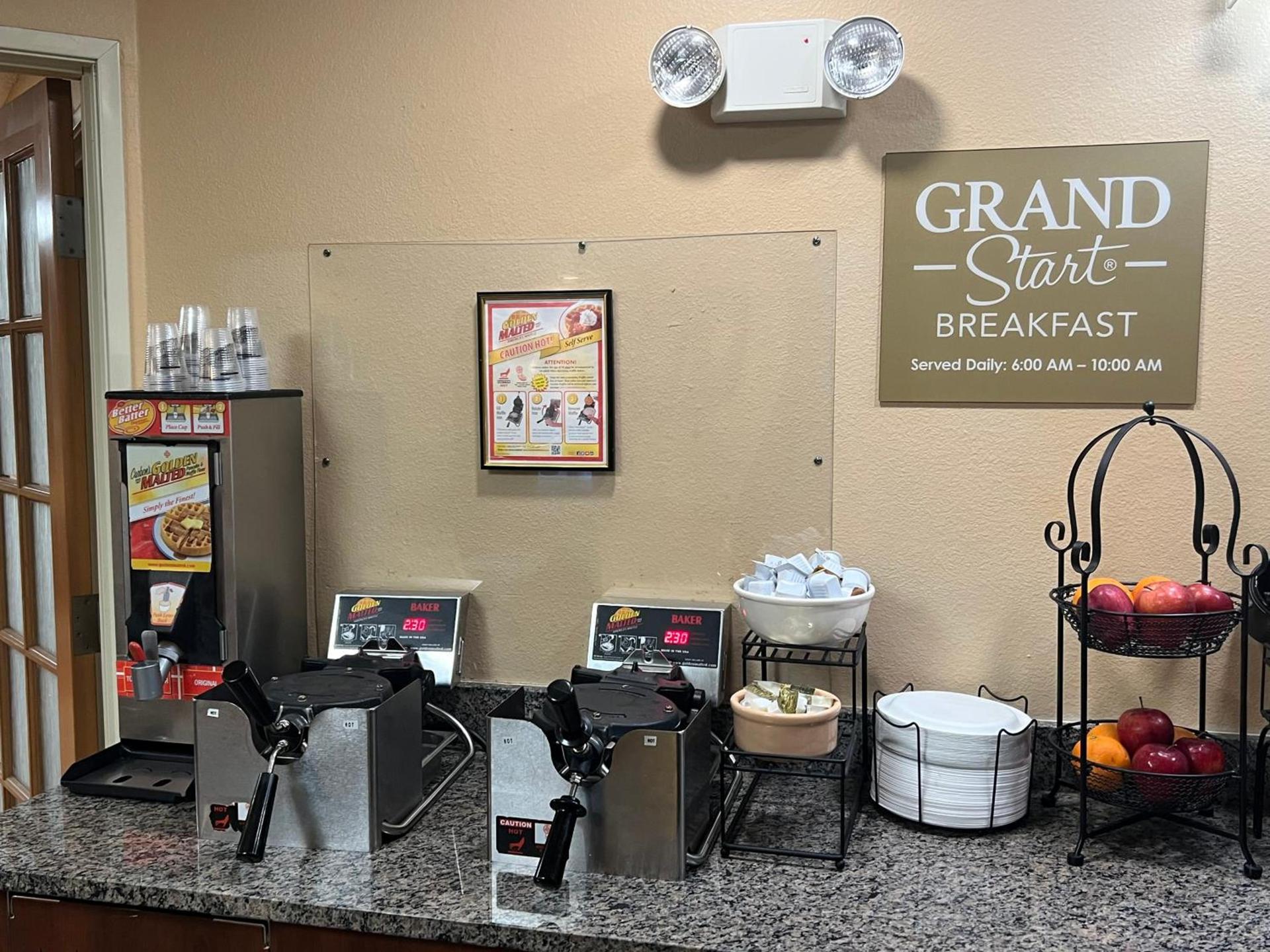 GrandStay Hotel & Suites photo 3