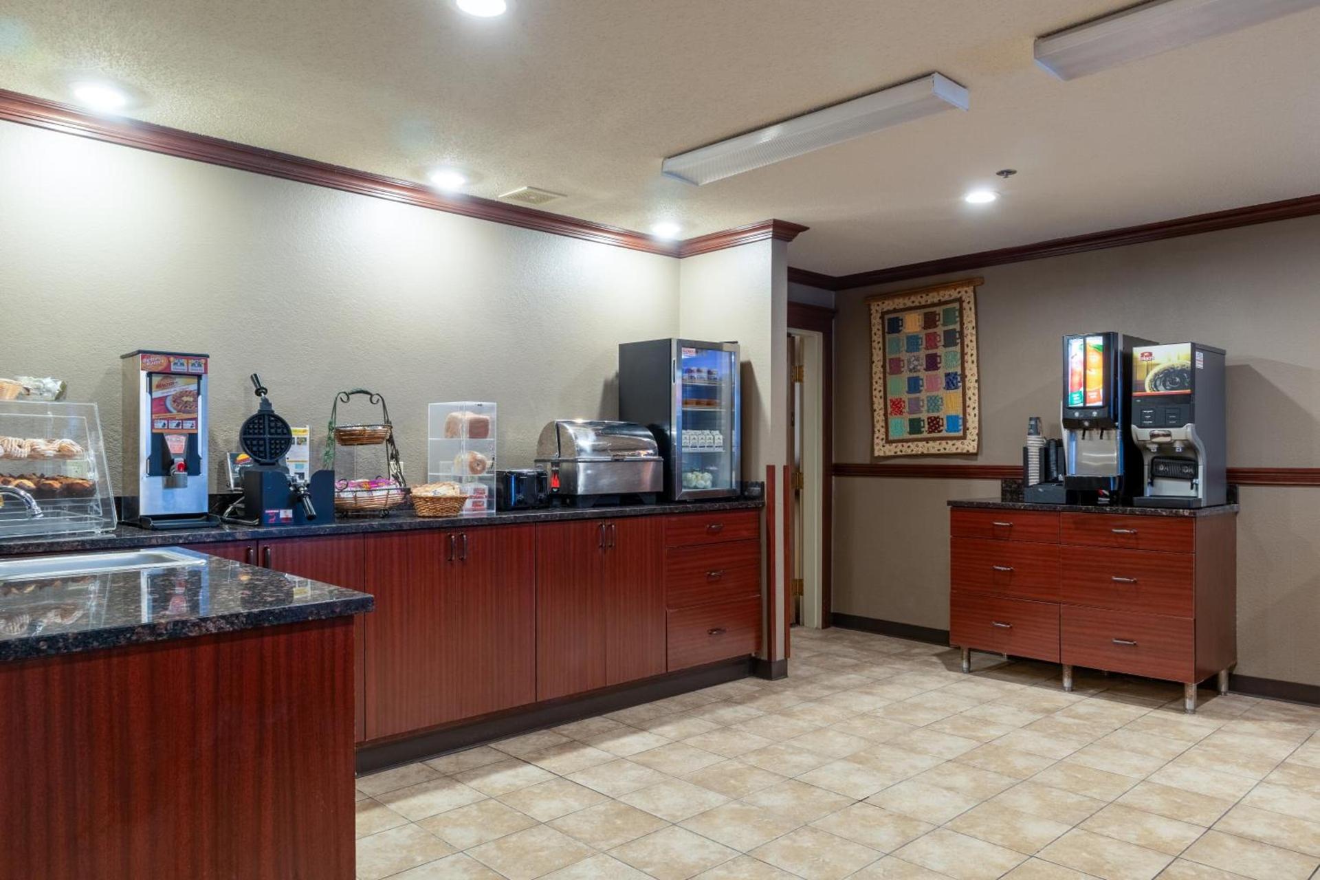 Norland Inn & Suites Roseau photo 5