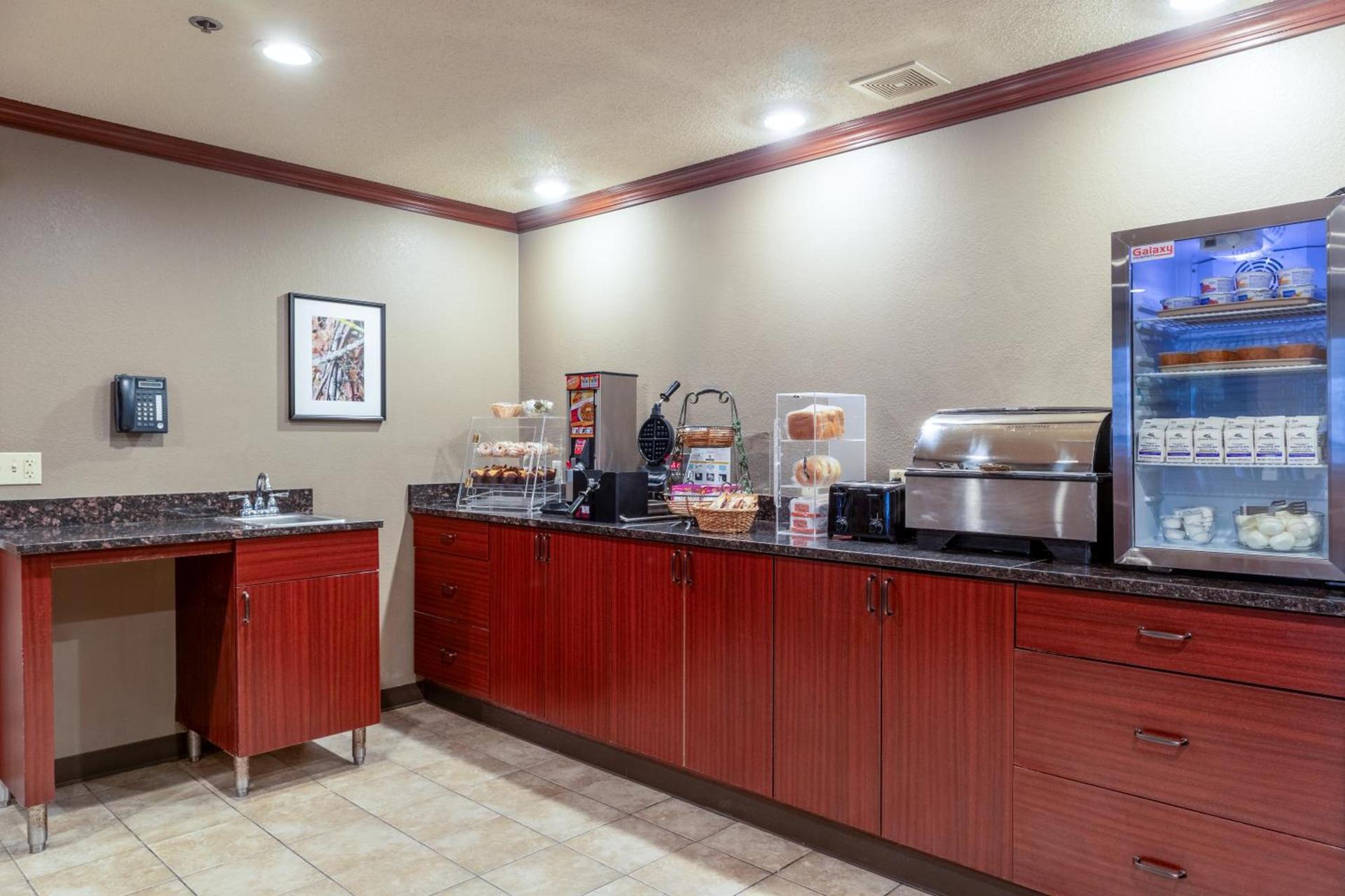 Norland Inn & Suites Roseau photo 13