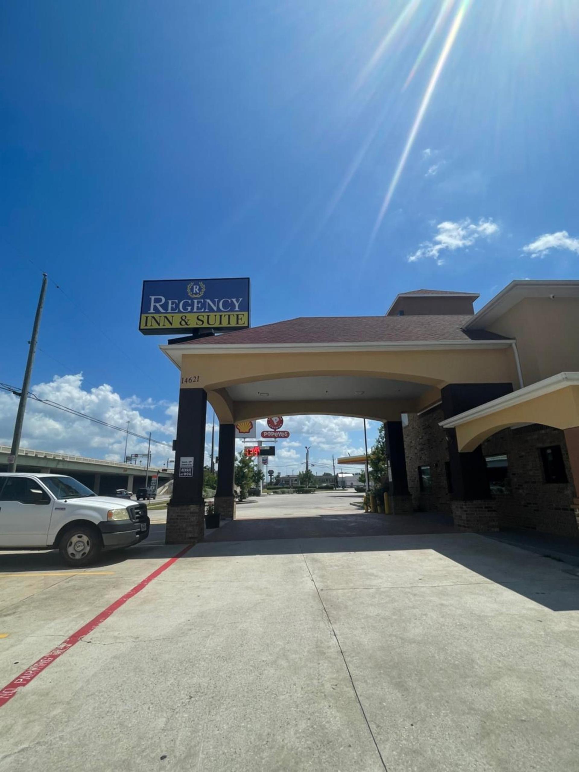Regency Inn & Suites photo 1