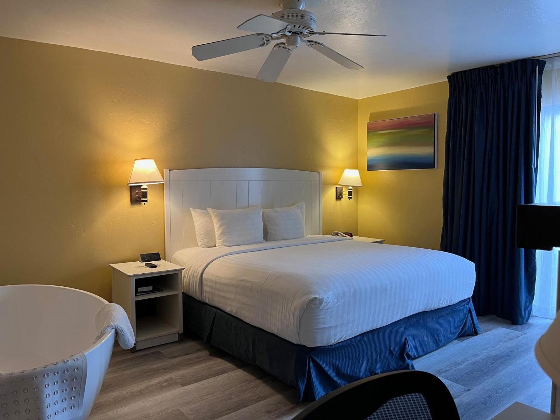 Monterey Bay Lodge photo 5