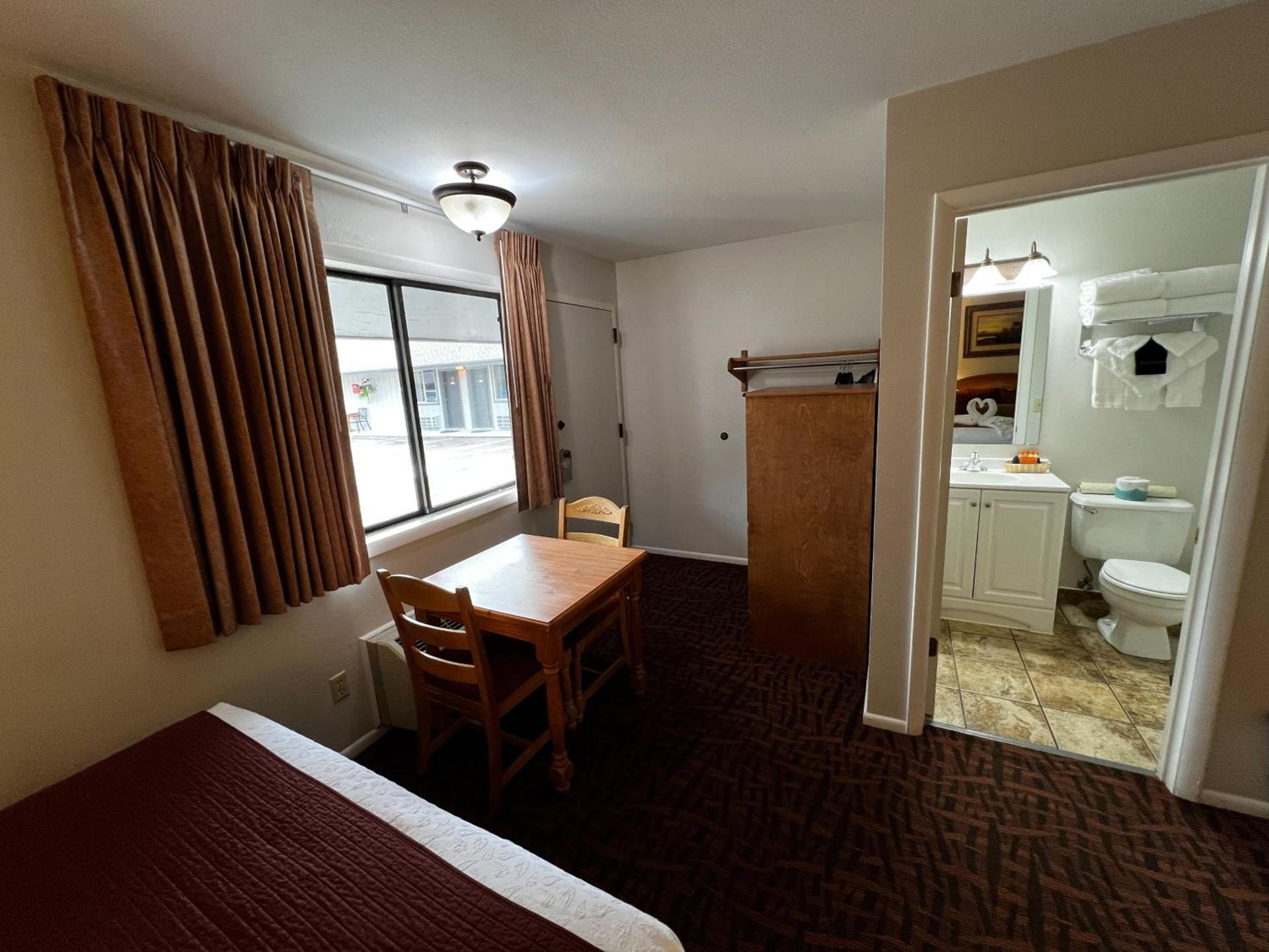 Alpine Motel photo 10