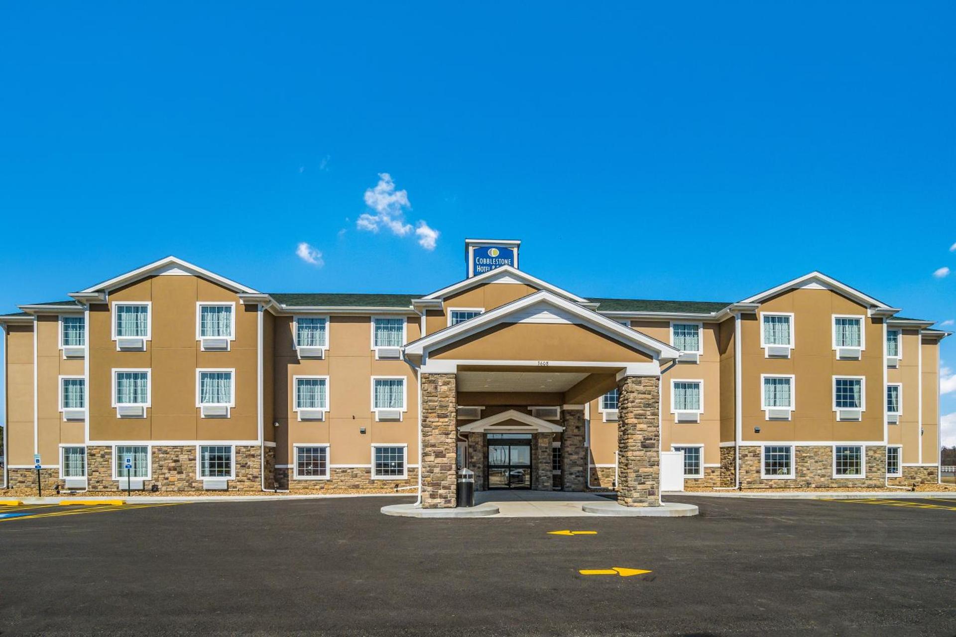 Cobblestone Hotel & Suites Denmark - Green Bay photo 1