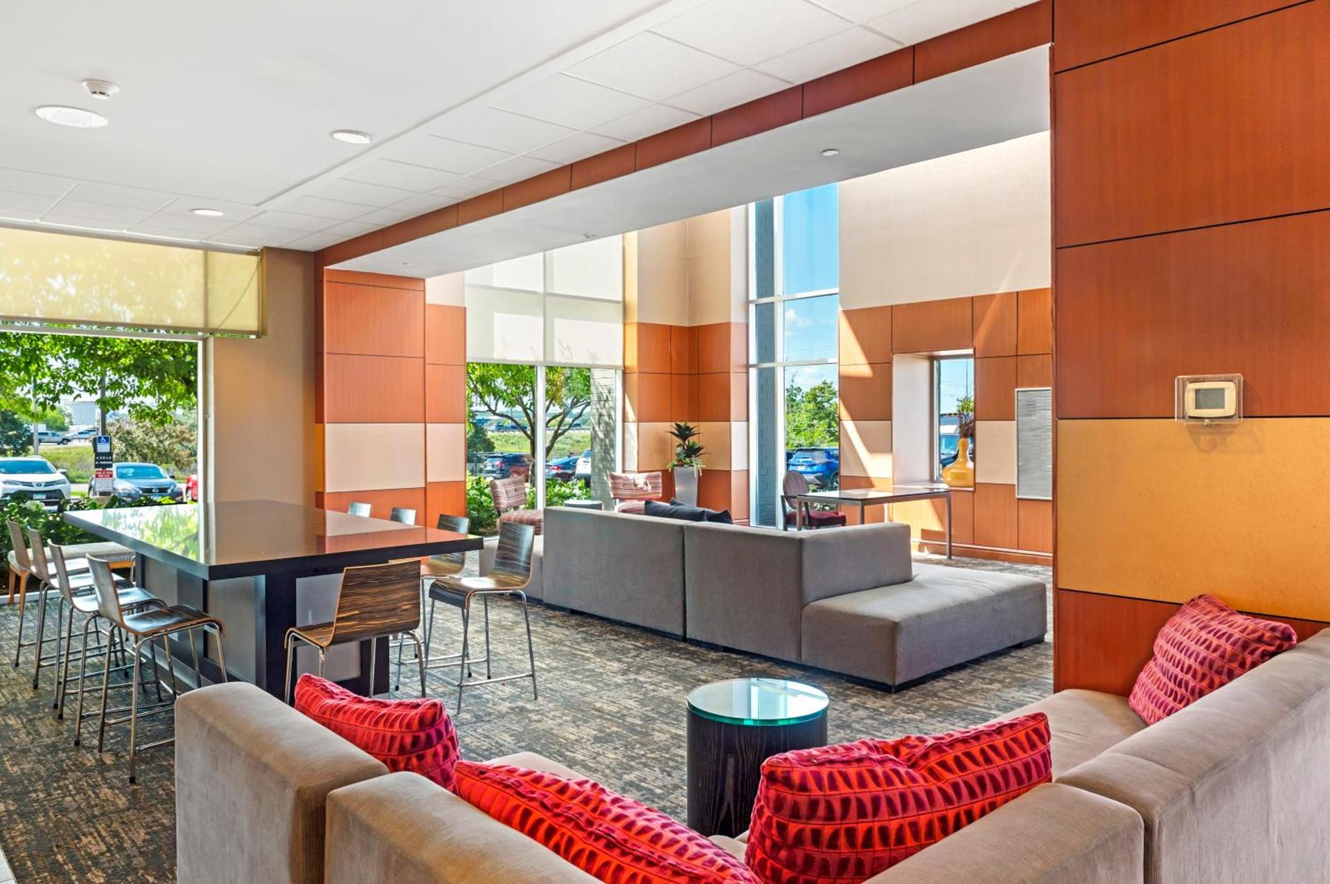 DoubleTree by Hilton Roseville Minneapolis photo 2
