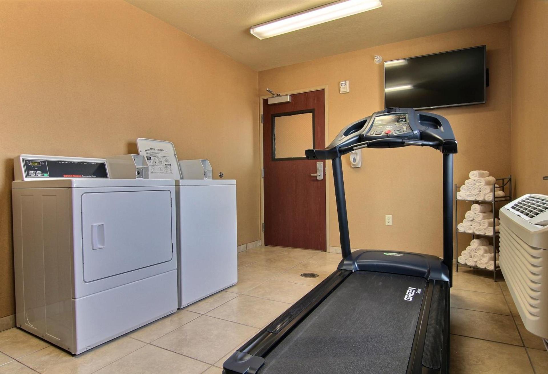 Cobblestone Inn & Suites - Linton photo 19