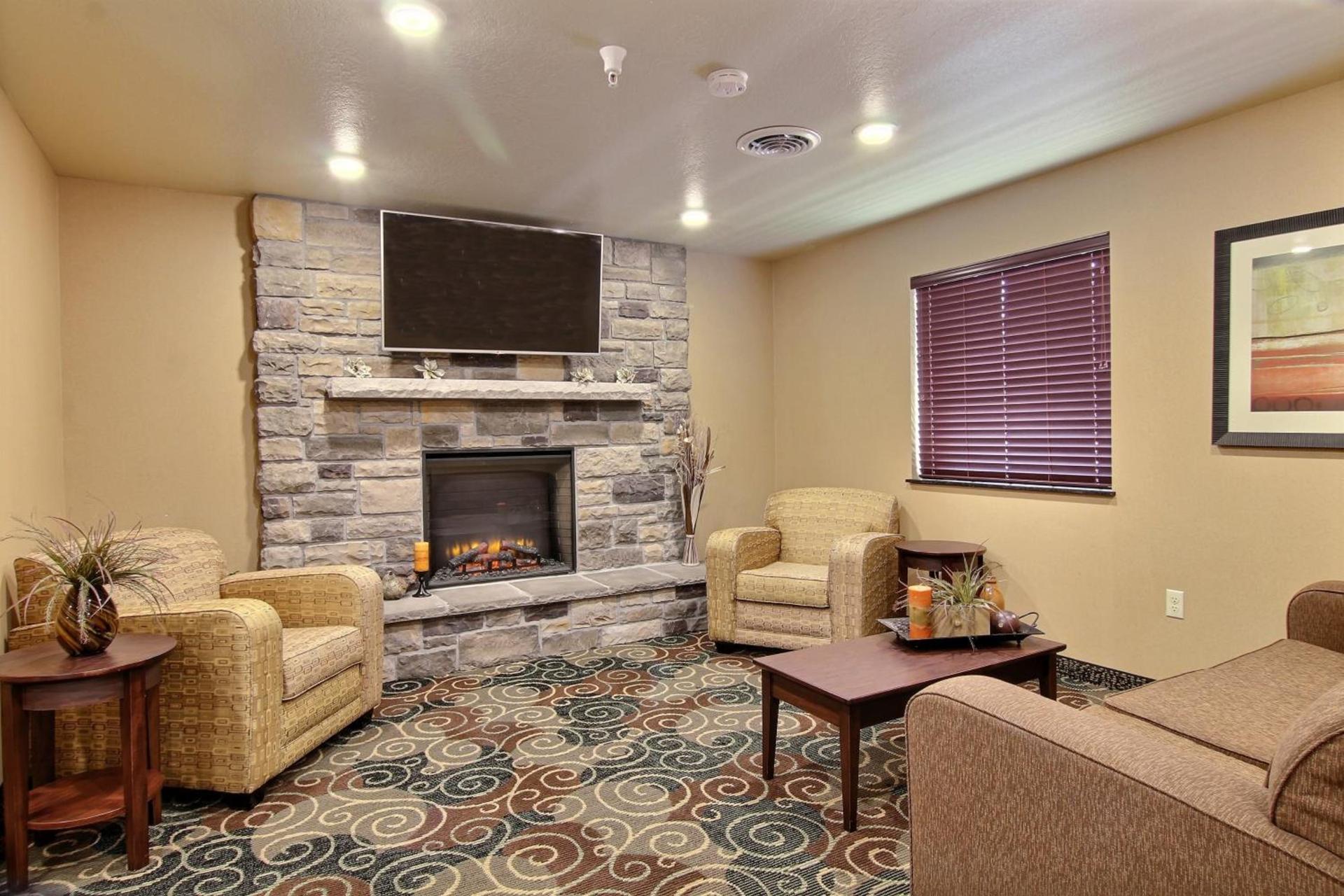 Cobblestone Inn & Suites - Linton photo 11