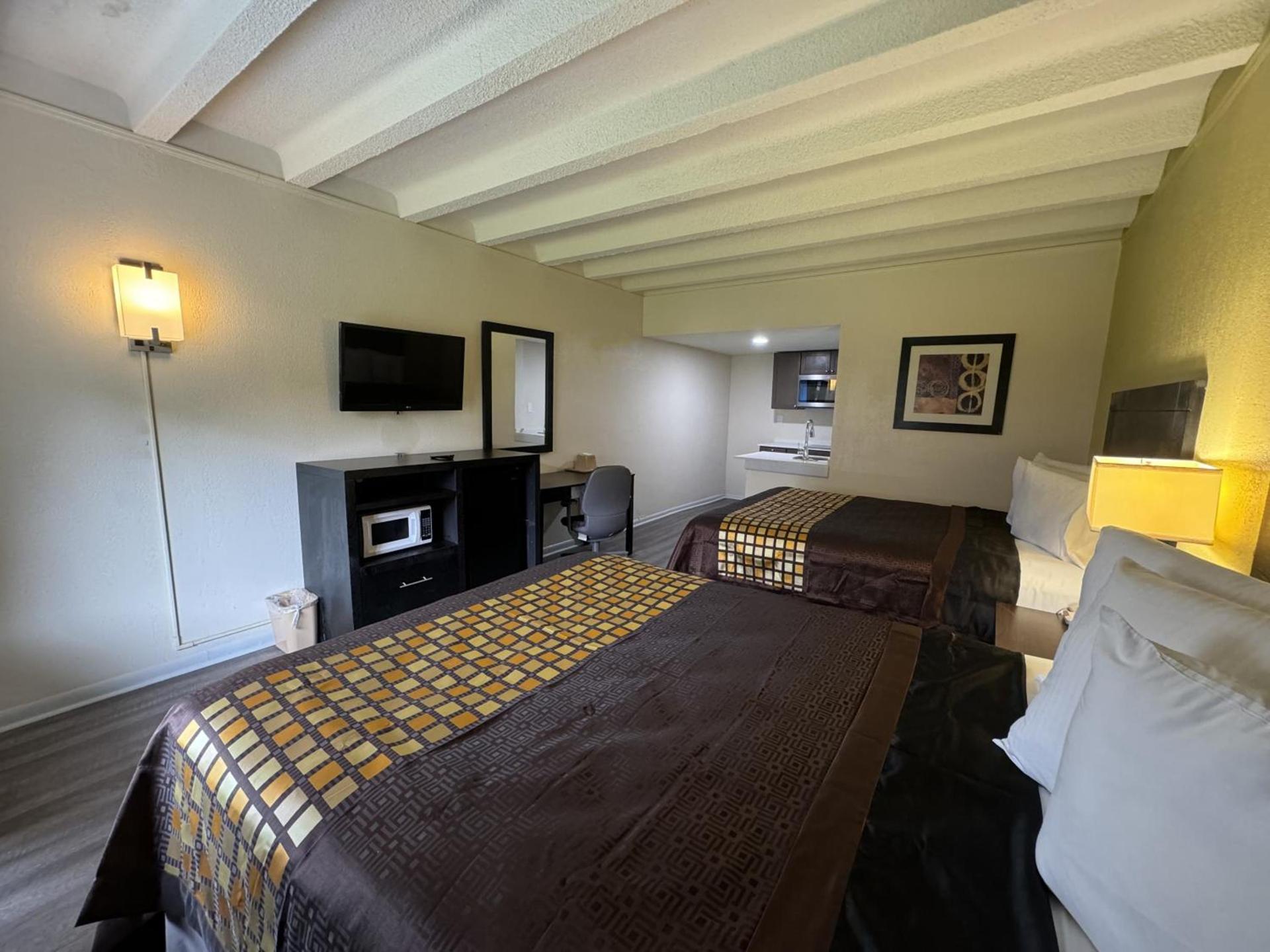 James River Inn & Suites photo 18