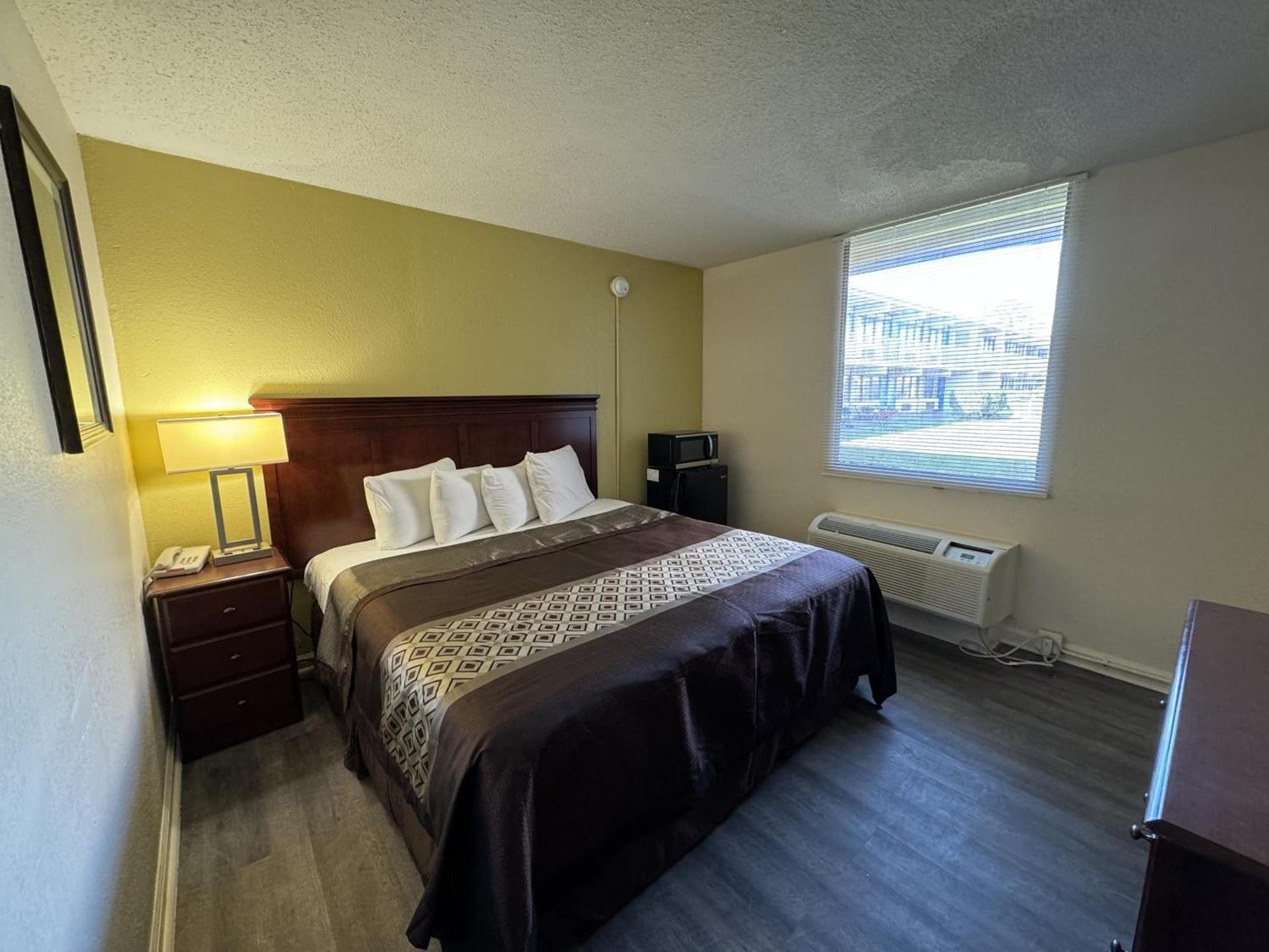 James River Inn & Suites photo 22