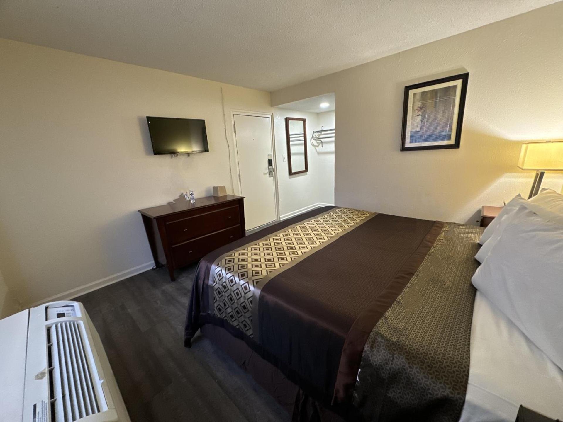 James River Inn & Suites photo 14