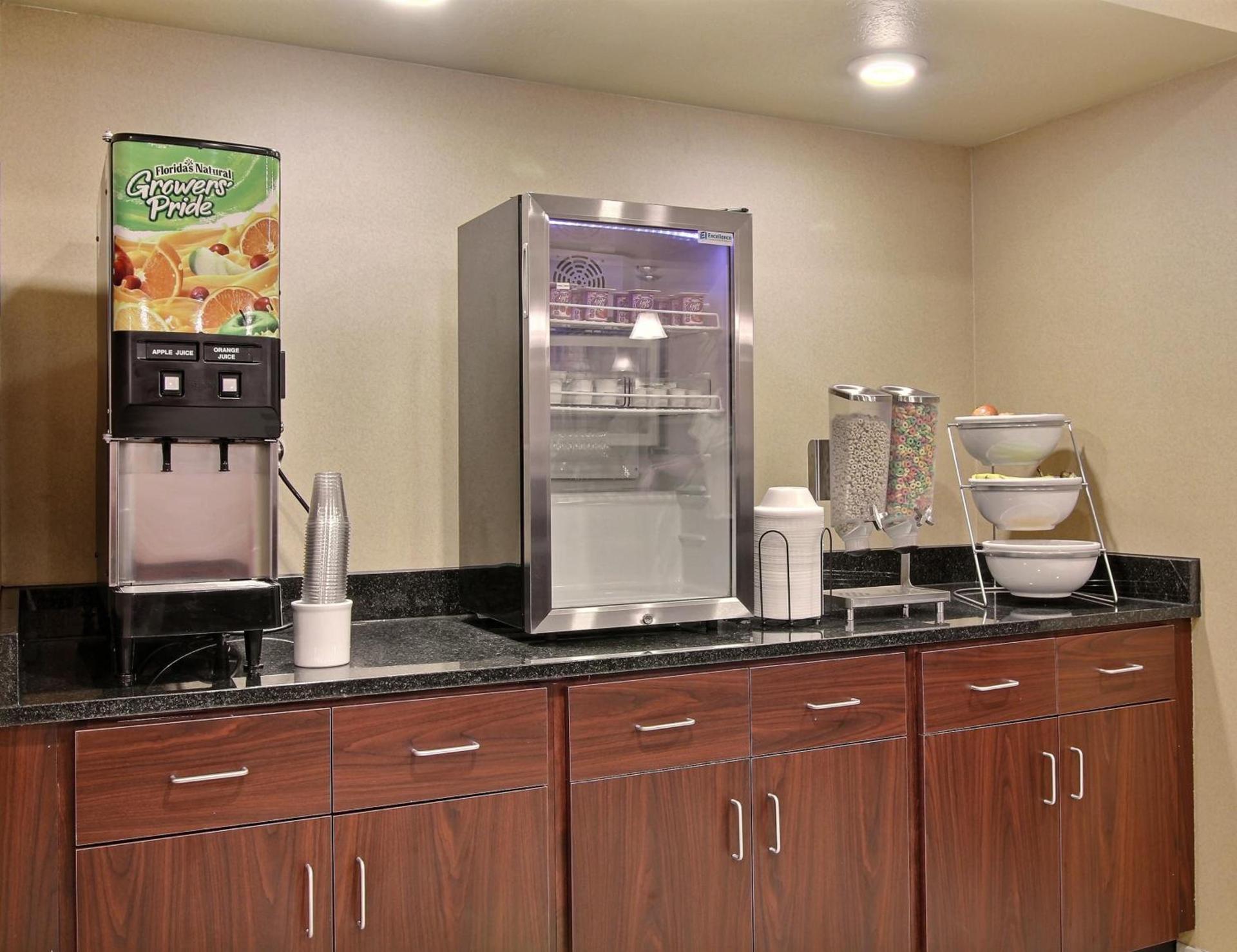 Cobblestone Inn & Suites - Linton photo 20