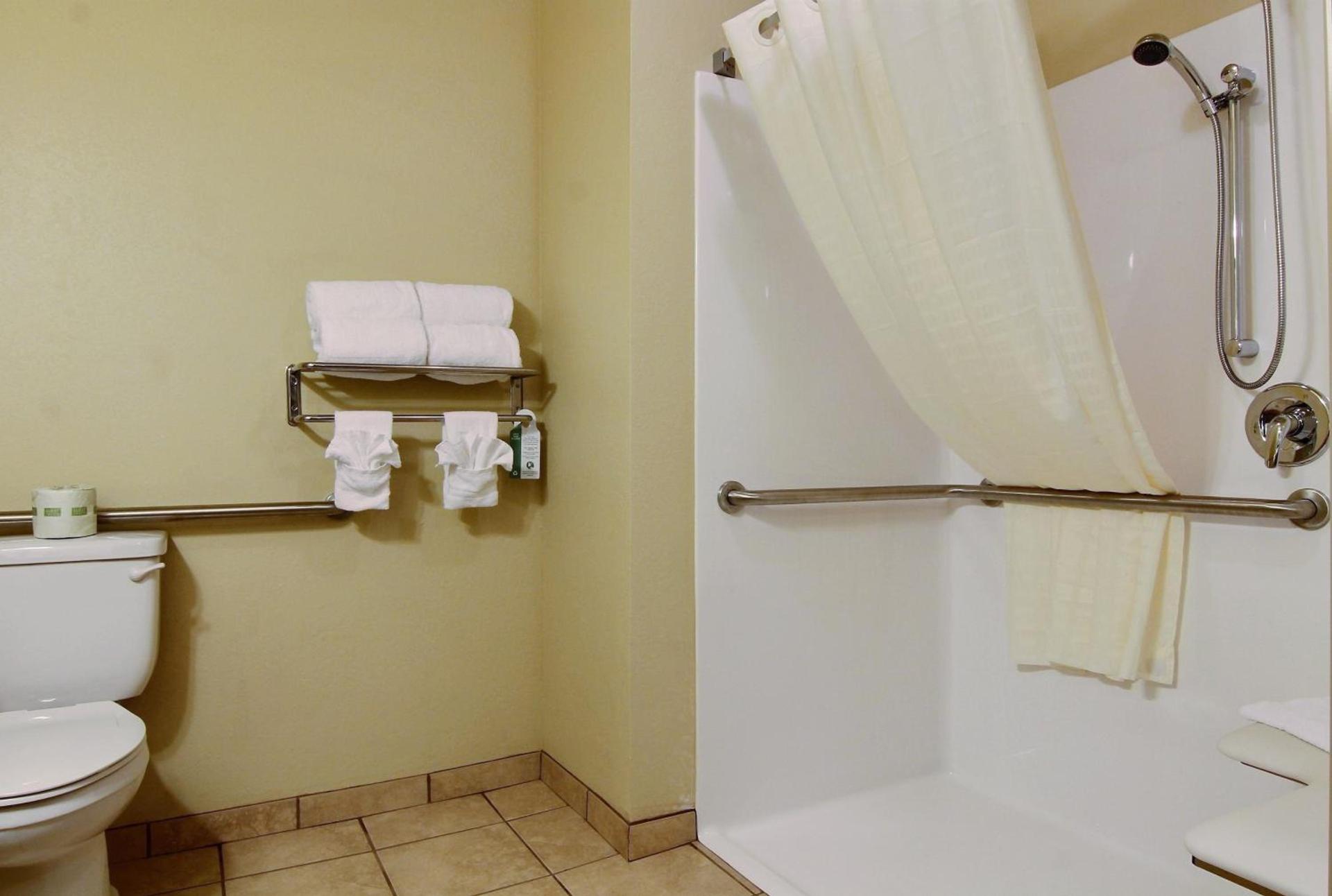 Cobblestone Inn & Suites - Linton photo 6