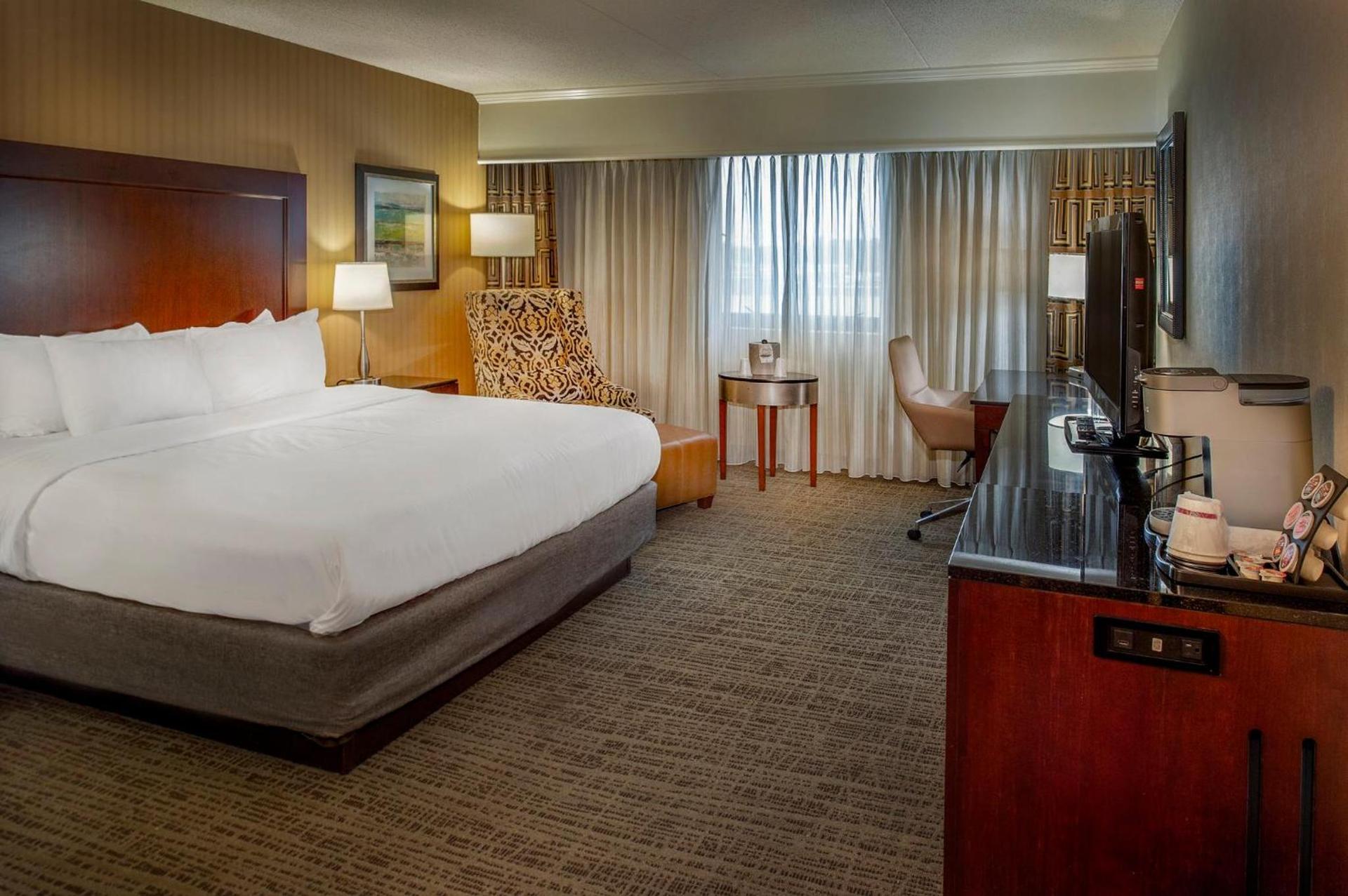 Crowne Plaza Hotel St. Louis Airport by IHG photo 88