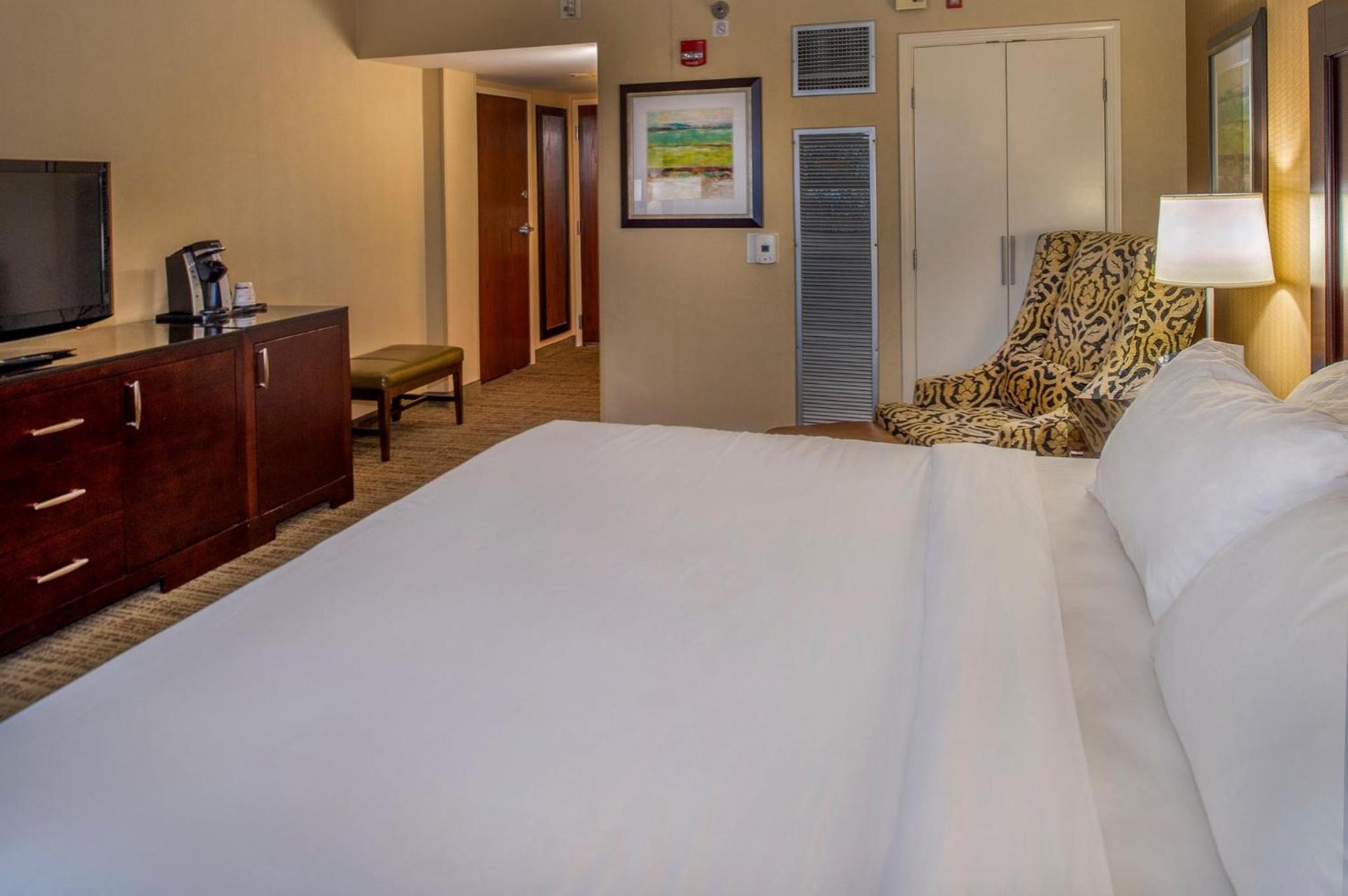Crowne Plaza Hotel St. Louis Airport by IHG photo 78