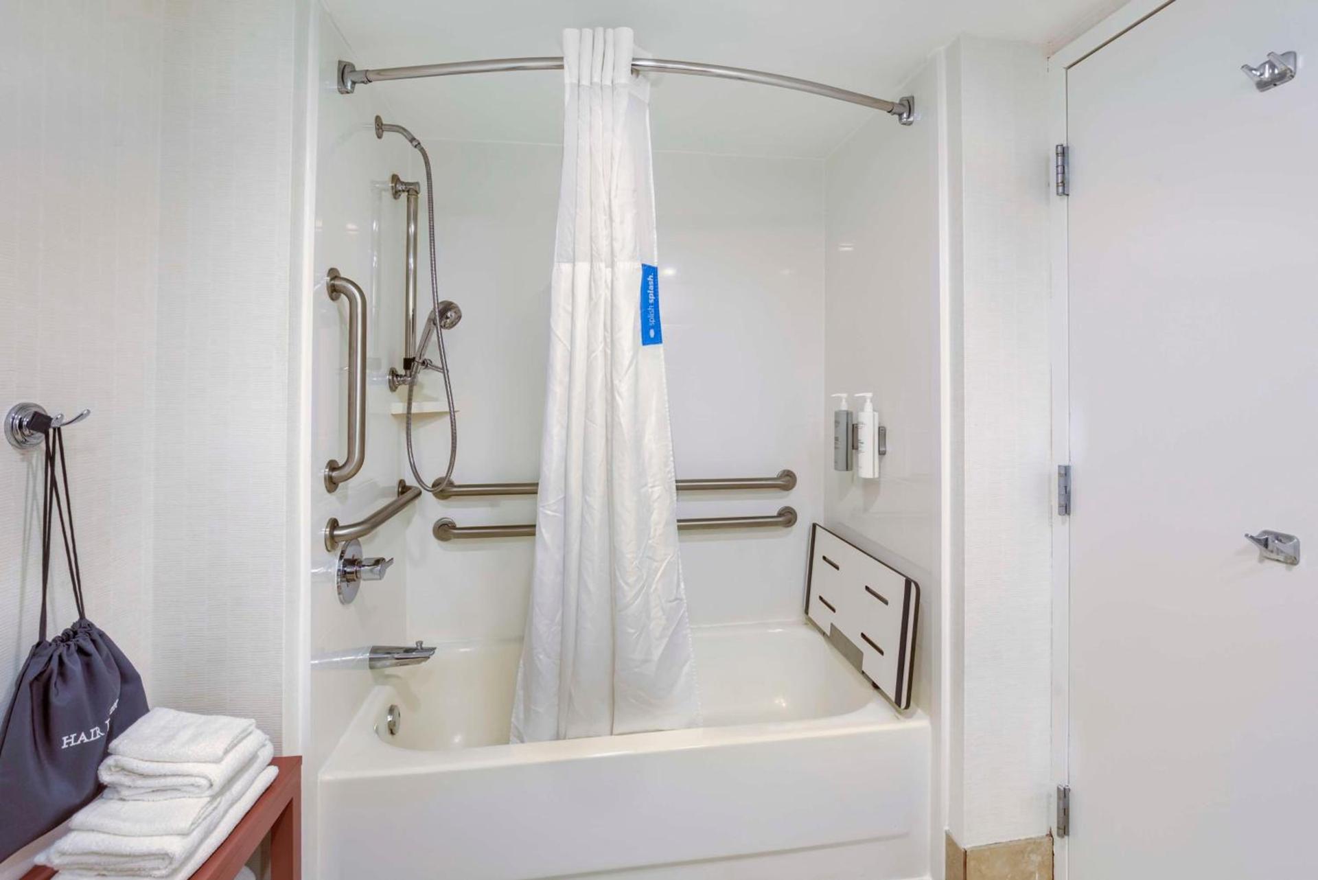 Hampton Inn Mobile-I-10/Bellingrath Gardens photo 16