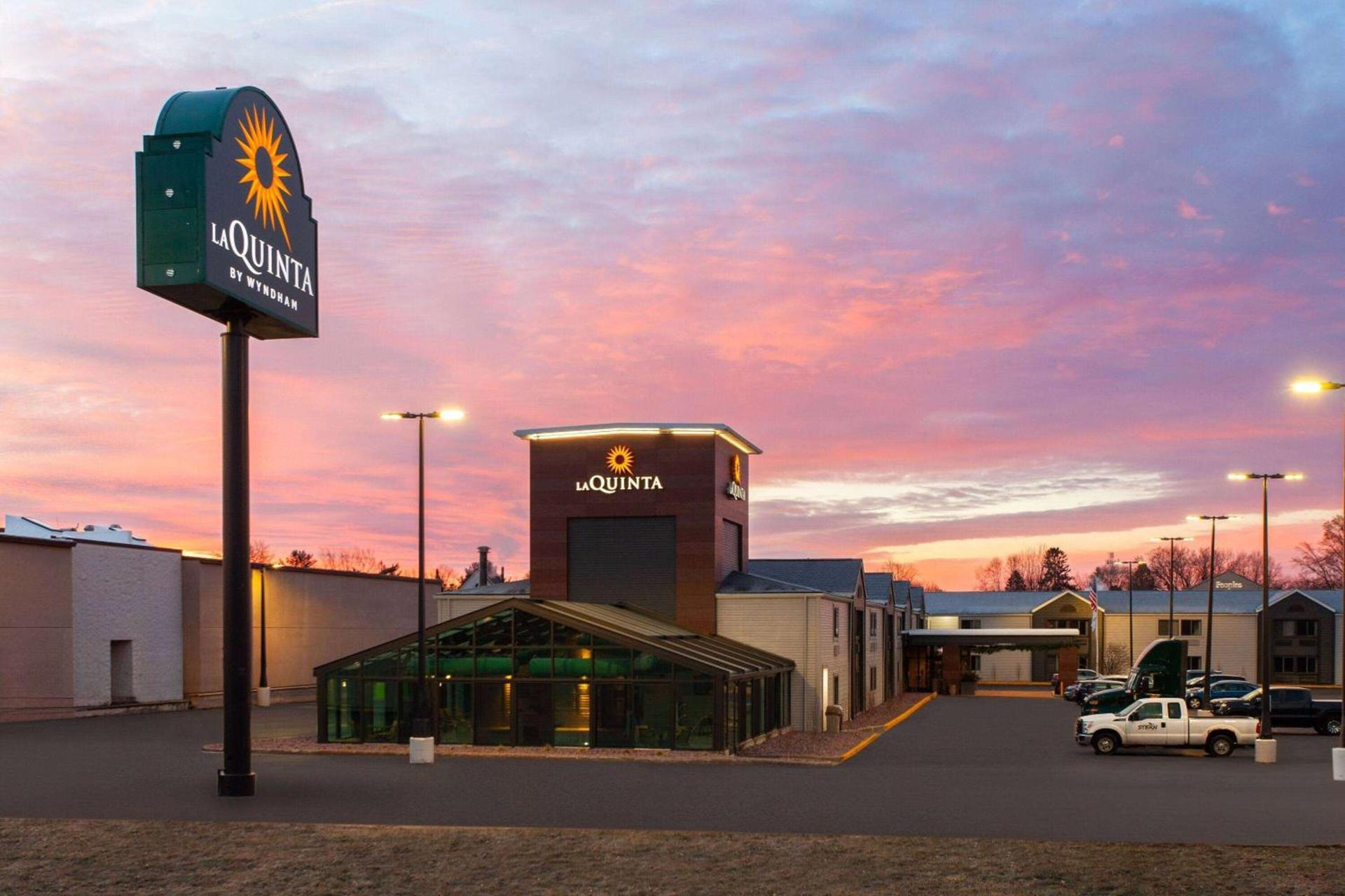 La Quinta Inn by Wyndham Wausau photo 2