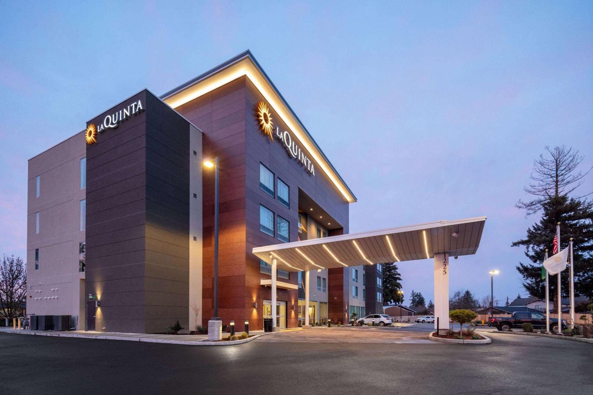 La Quinta Inn & Suites by Wyndham Centralia photo 7