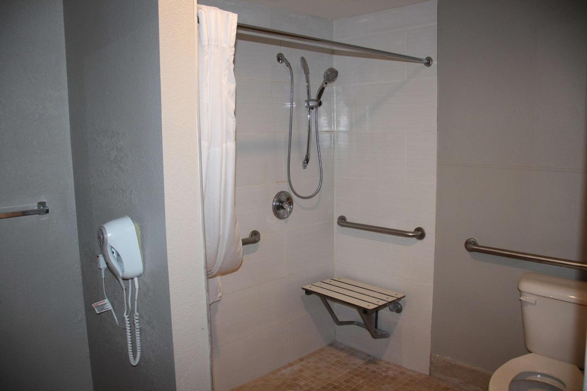 Boca Suites Deerfield Beach; SureStay Collection by BW photo 5