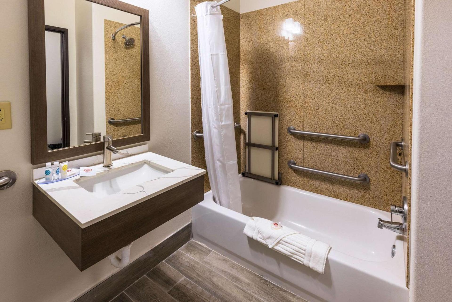 Comfort Inn & Suites New Iberia - Avery Island photo 33