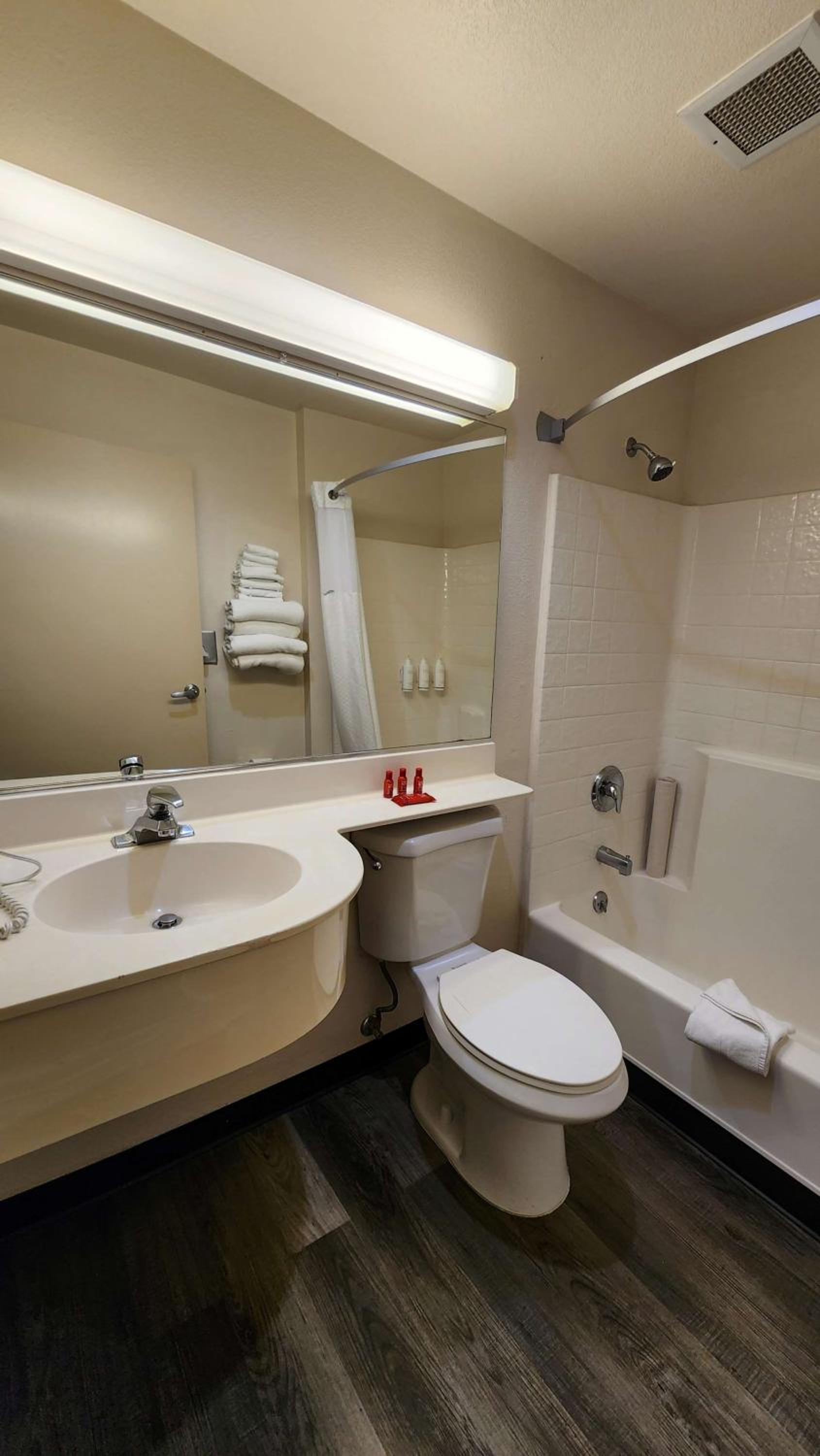 SureStay by Best Western Sacramento South Natomas photo 6